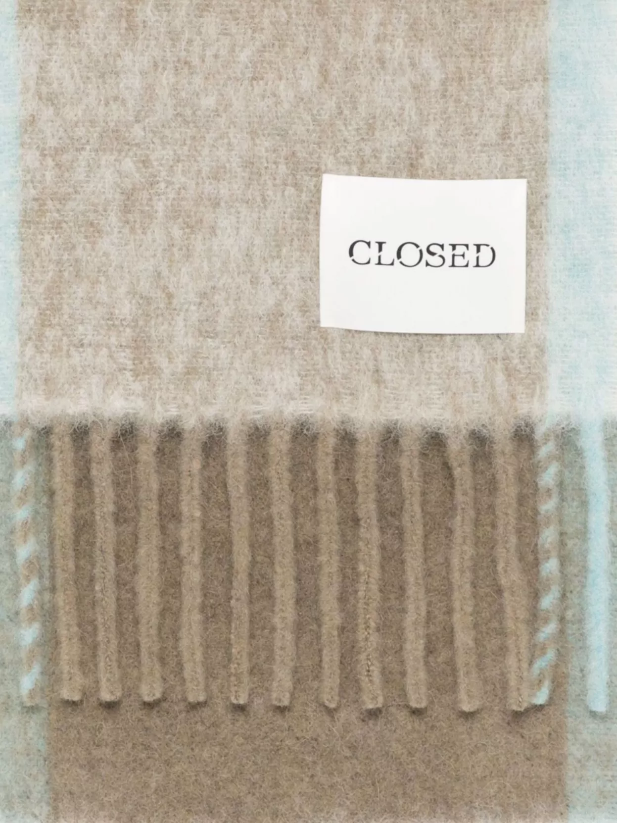 Closed Soft Wool Scarf Fringe Detail