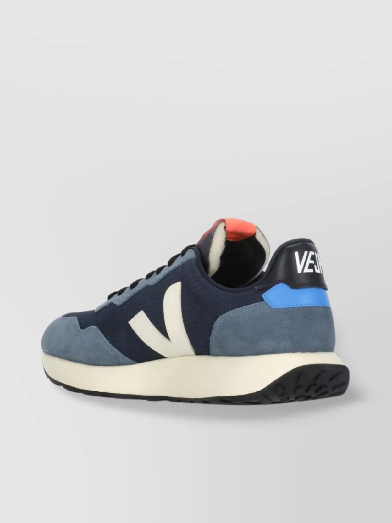 Veja Low-Top Sneakers