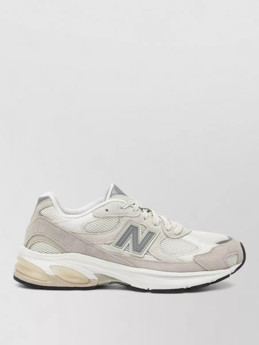 New Balance low-top sneakers