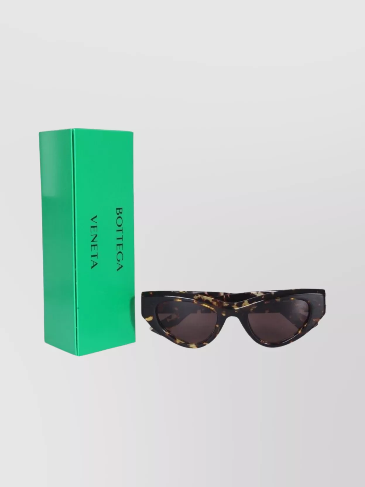 Bottega Veneta Stylish Cat Eye Sunglasses With Gold Accents