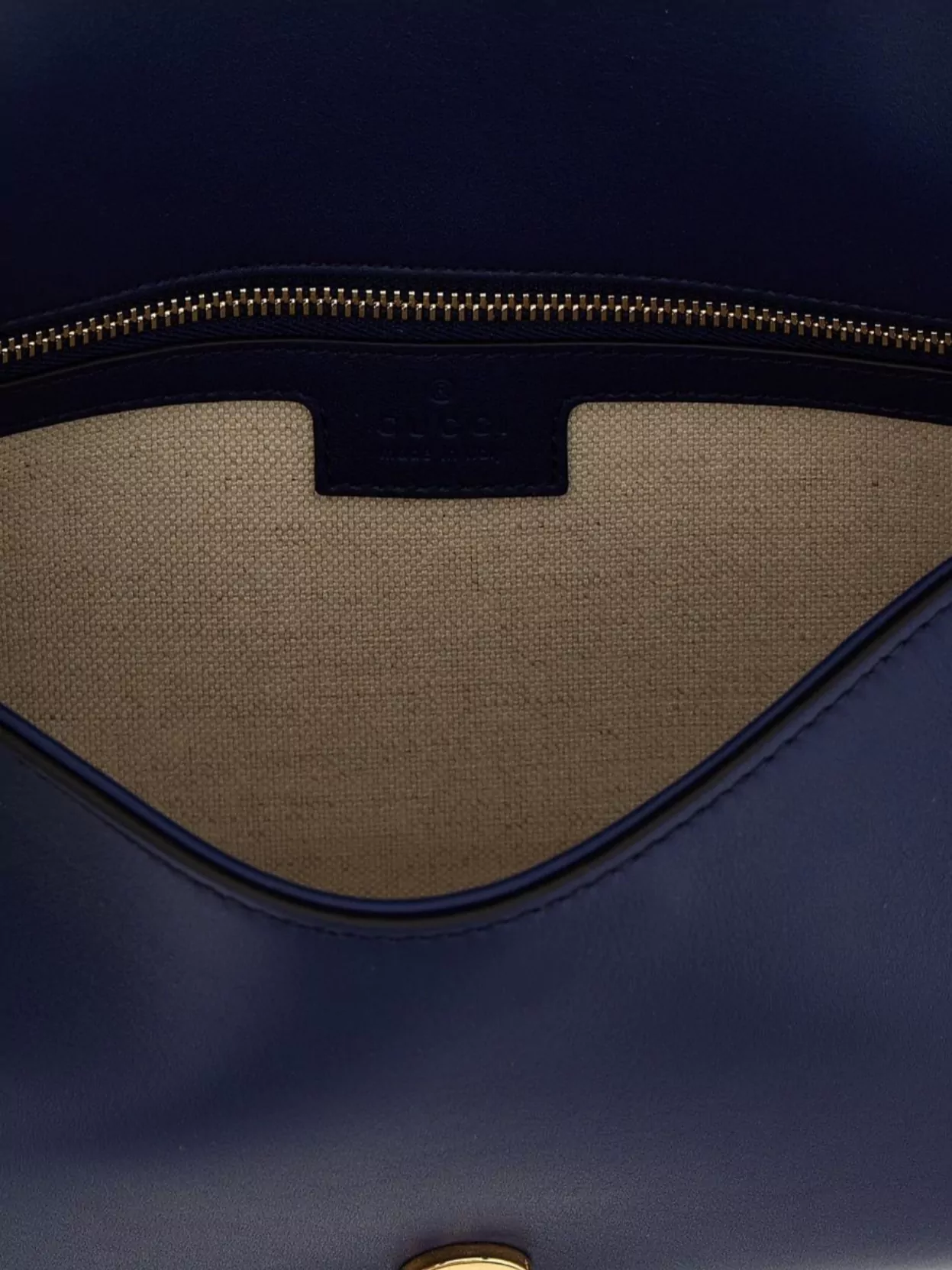 Gucci Medium Handbag Featuring Adjustable Strap
