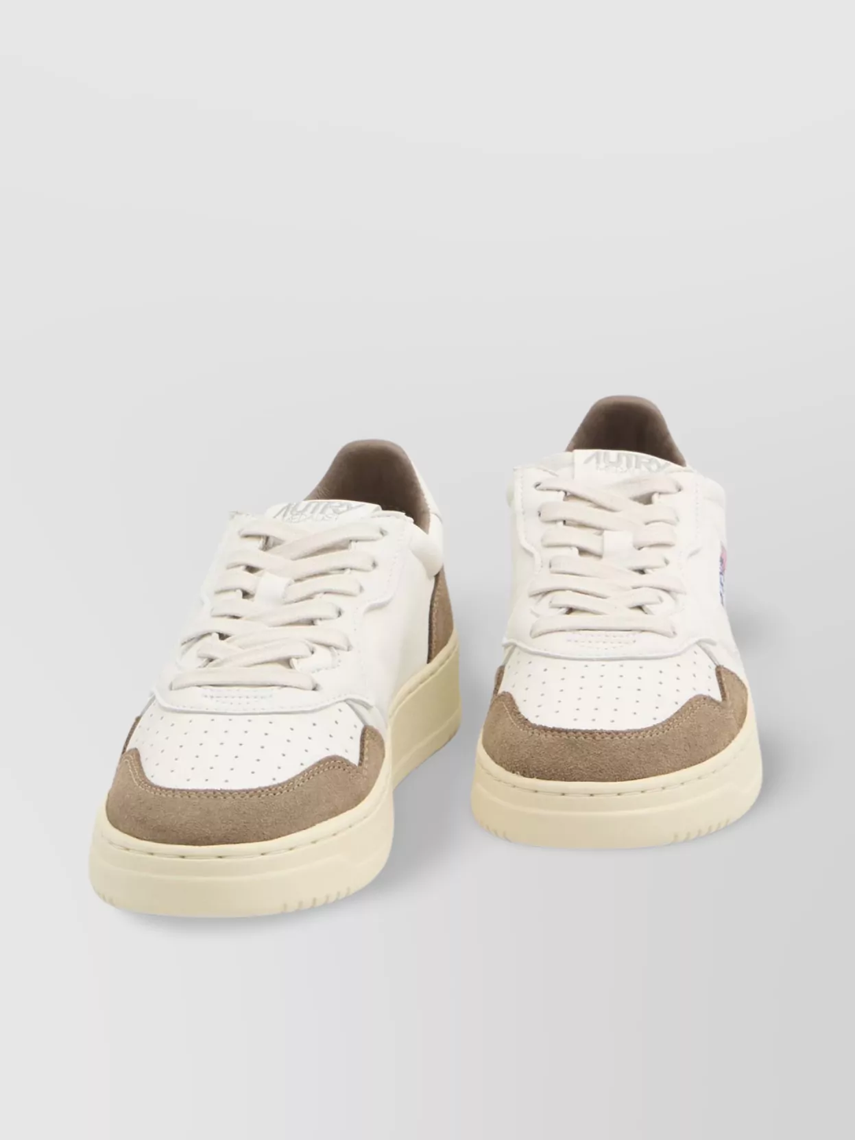 Autry Medalist Low Top Sneakers
