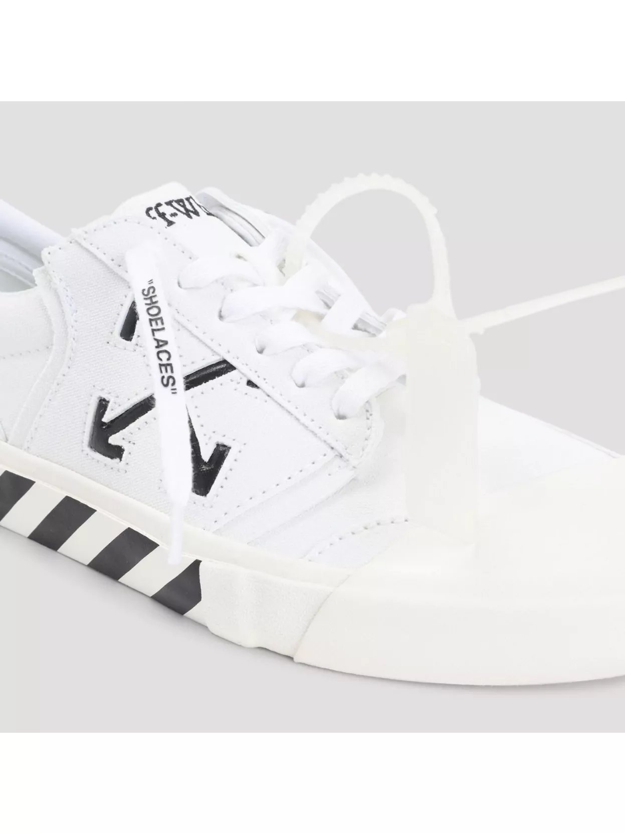 Off-White Low-Top Sneakers Striped Sole