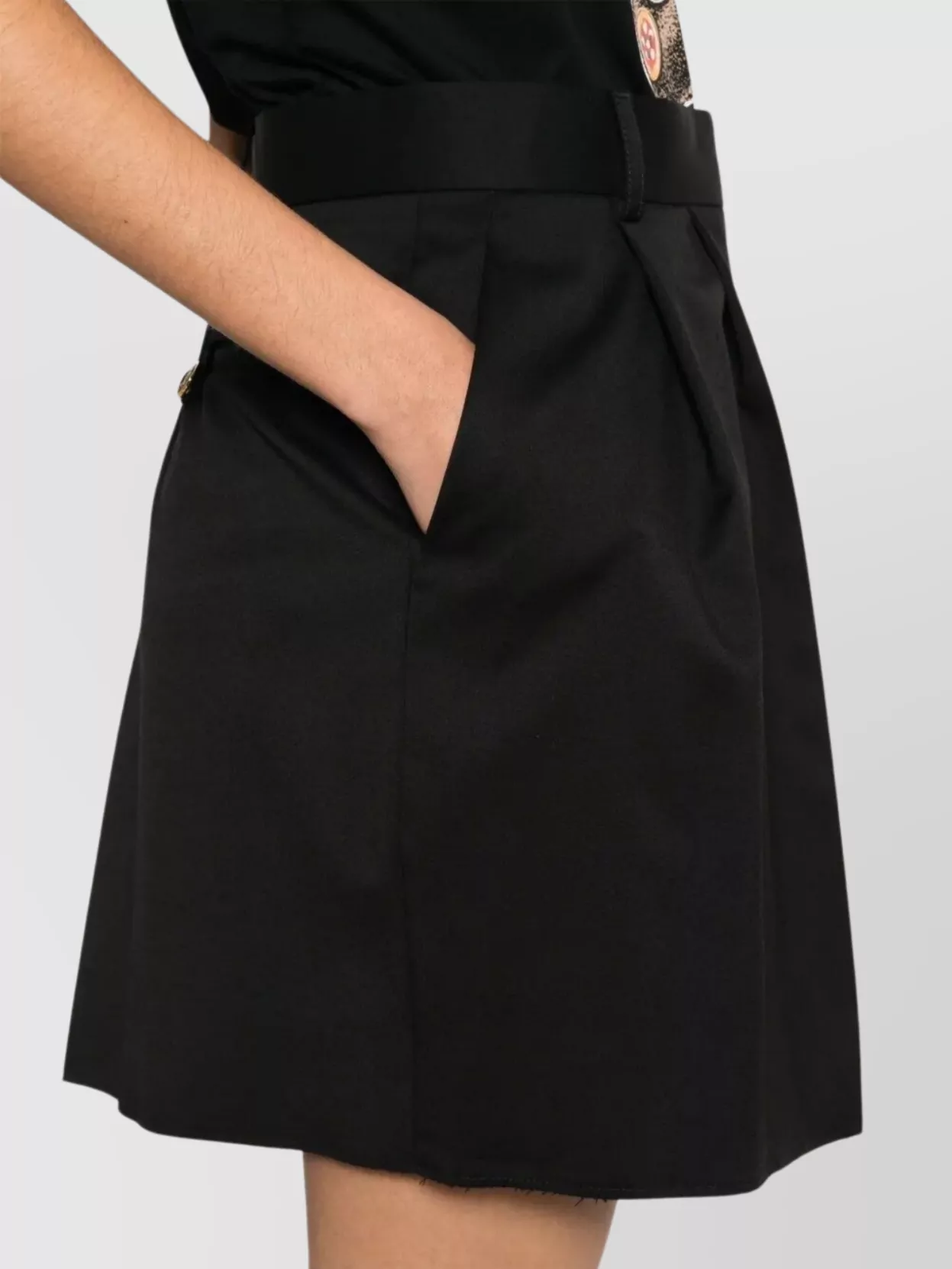 Moschino Pleated Shorts With Belt Loops And Pockets