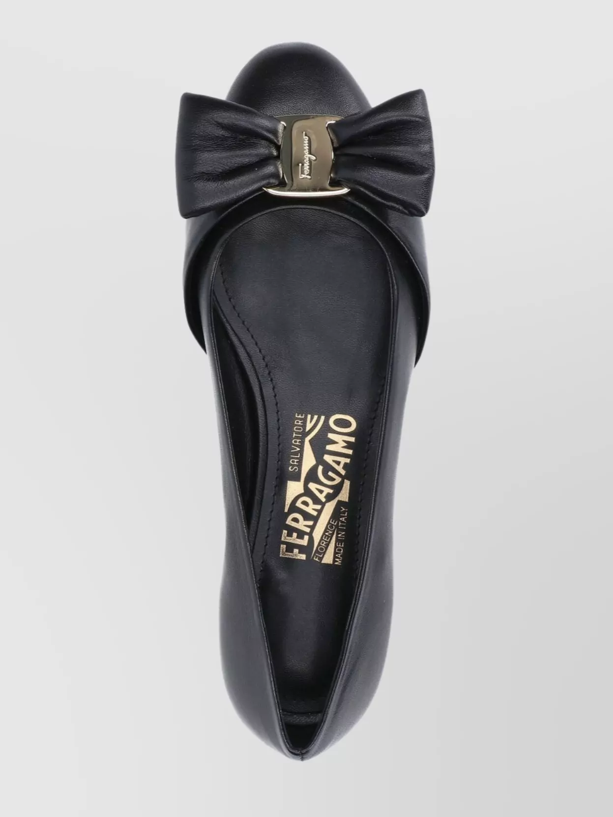 Ferragamo Bow Detail Flat Sole Round Toe Ballerina Shoes In Black