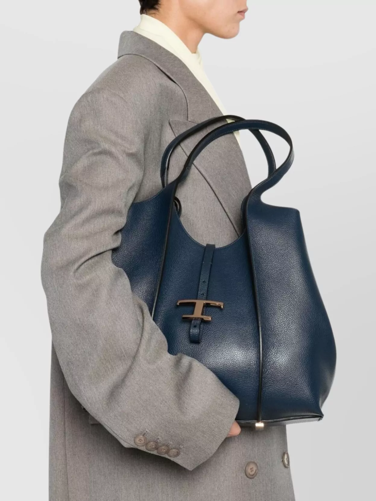 Tod's Medium Leather Tote Bag In Blue