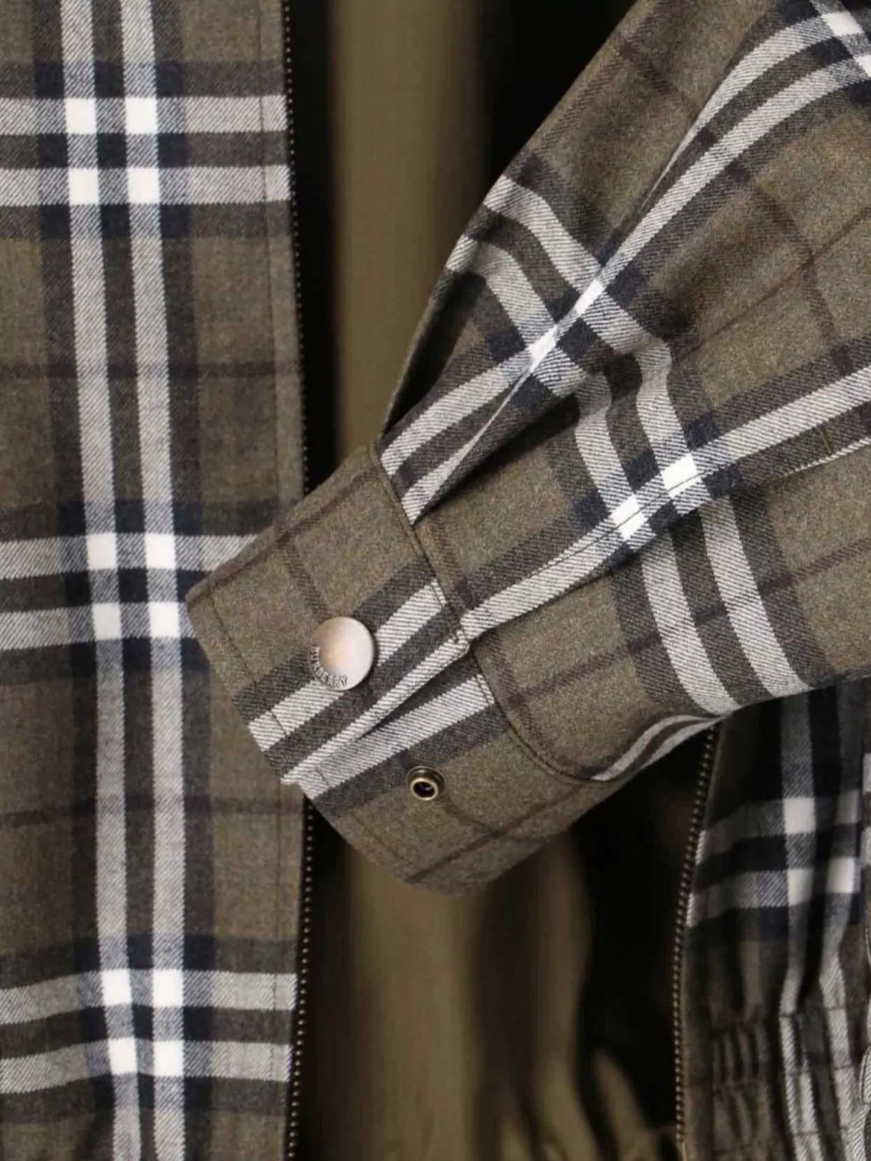 Burberry Plaid Jacket With Point Collar And Pockets