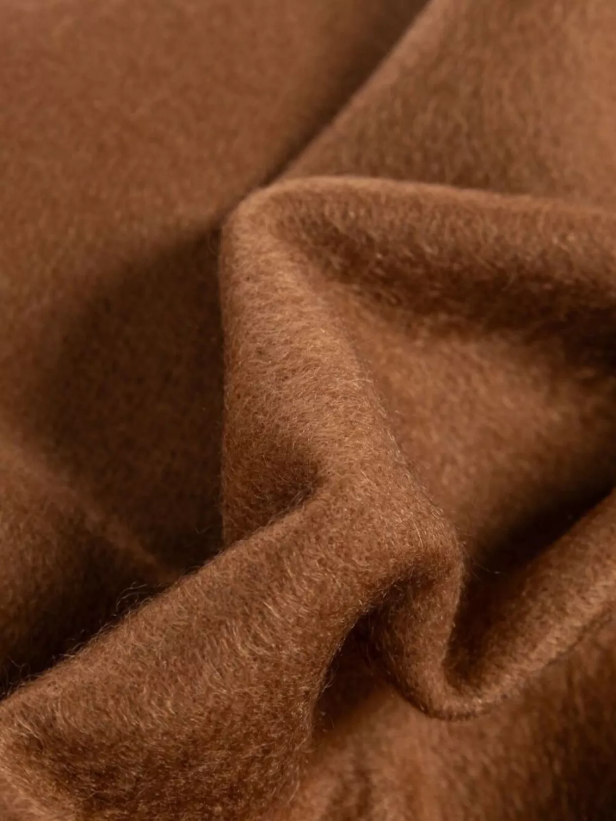 Max Mara Luxurious Cashmere Scarf Featuring Fringe Trim