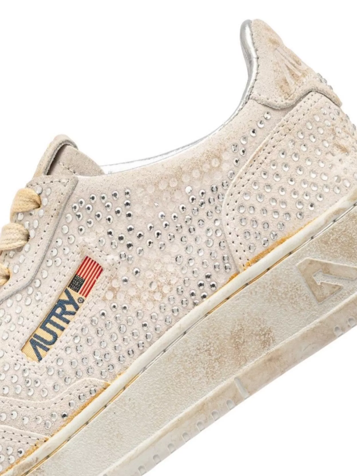Autry Sophisticated Low Top Sneakers For Women In Neutral
