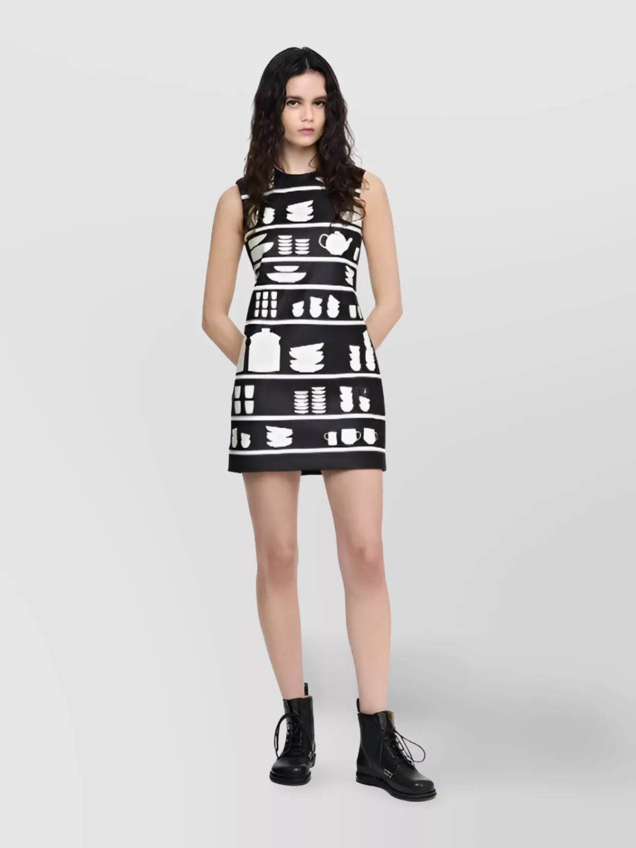 Jw Anderson Graphic Print Sleeveless Mini Dress In Black