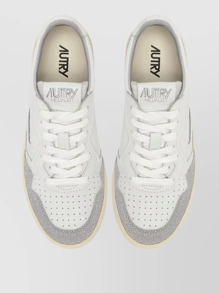 Autry Leather Medalist Low Sneakers