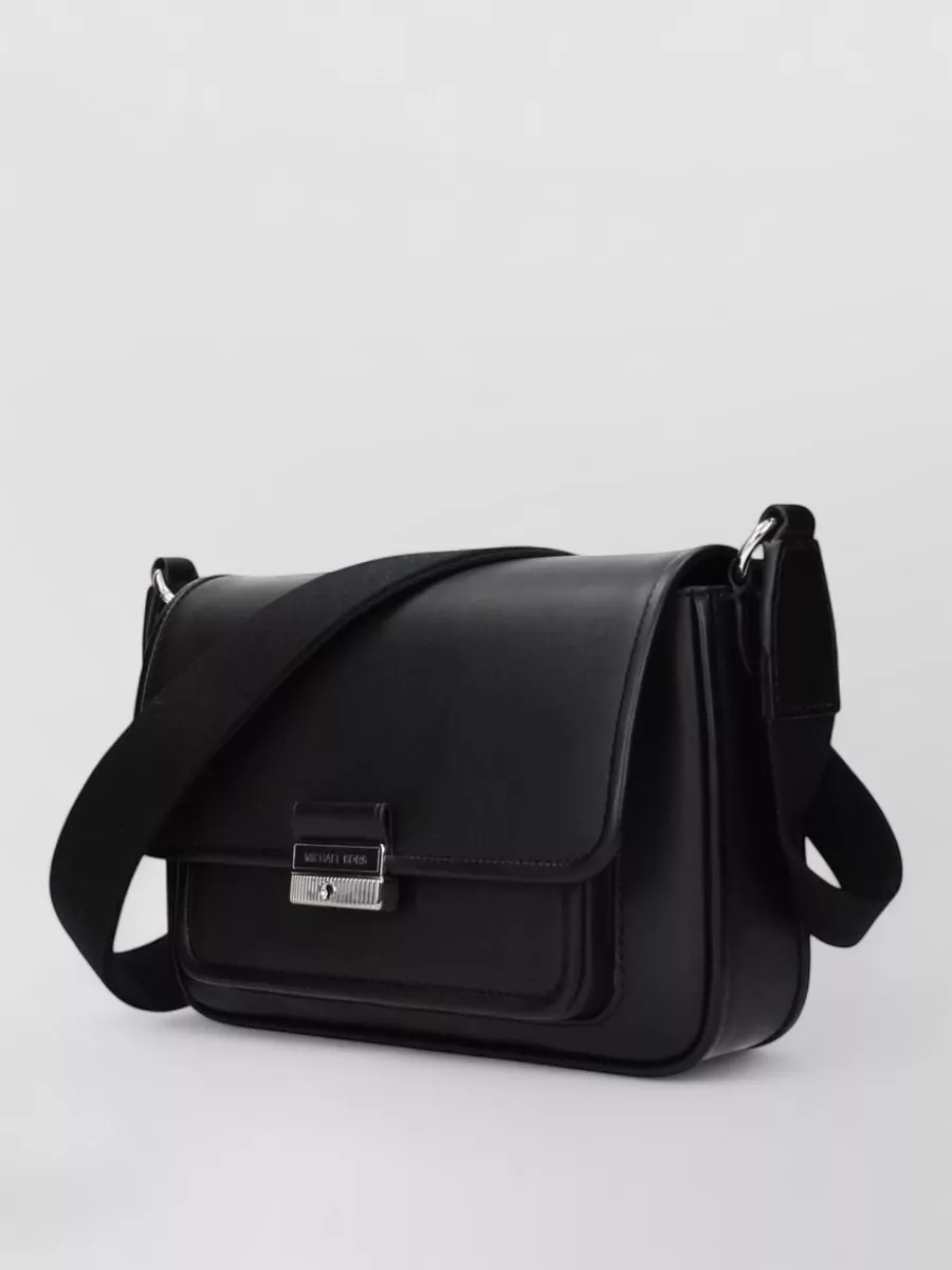 Michael Kors na leather shoulder bag