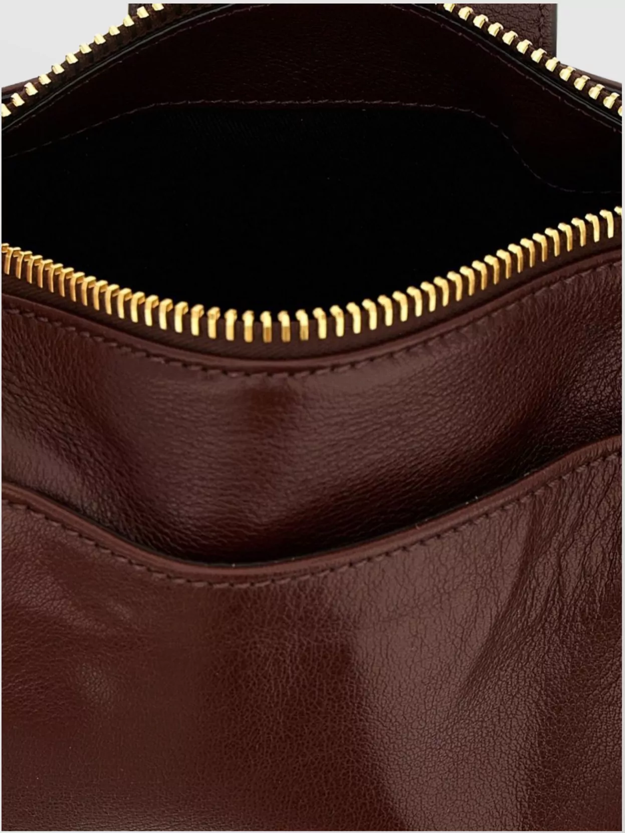 Chloé Small Shoulder Bag Featuring Chain Strap