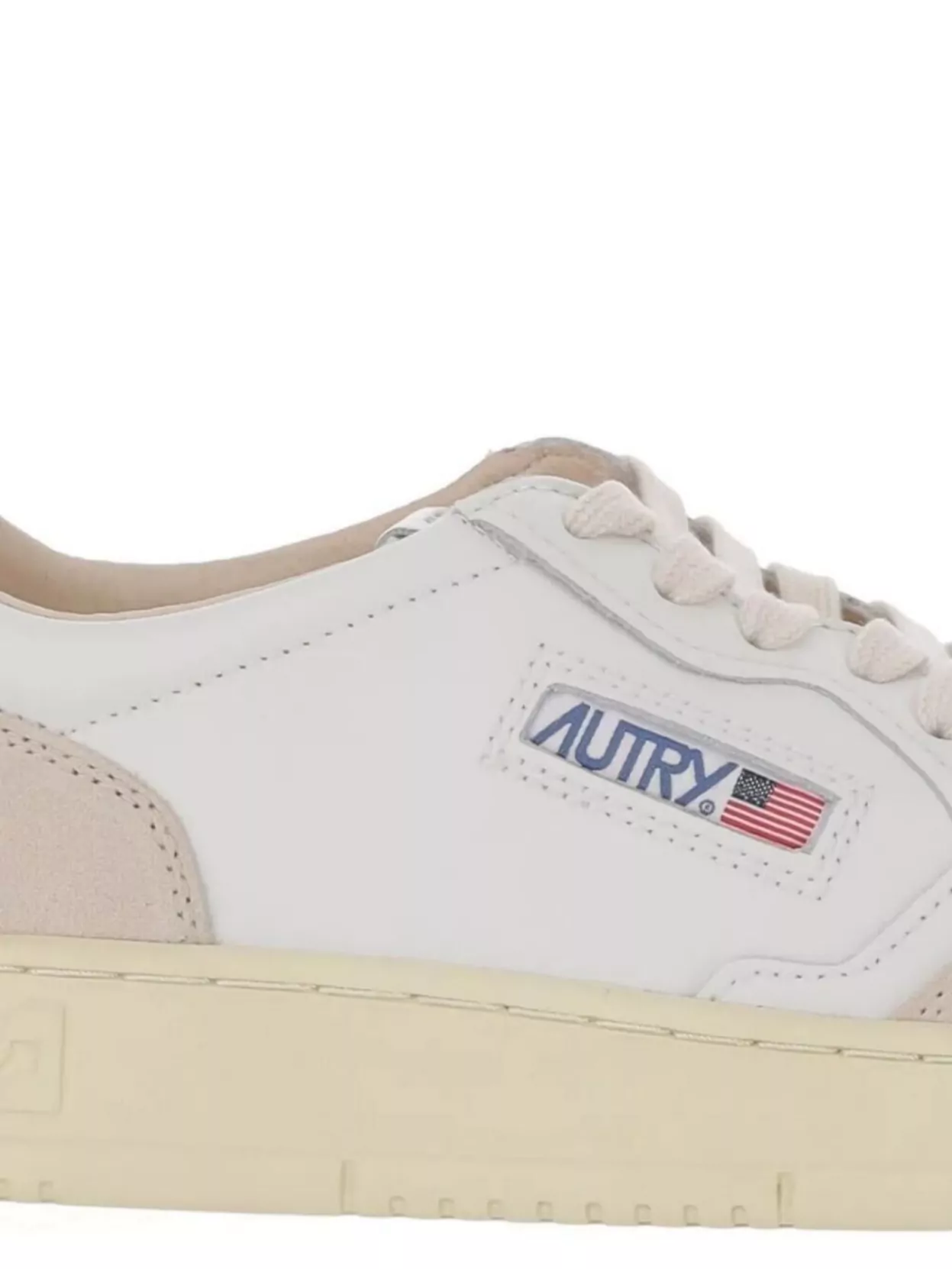 Autry Medalist Low Sneakers In Suede And Leather In White