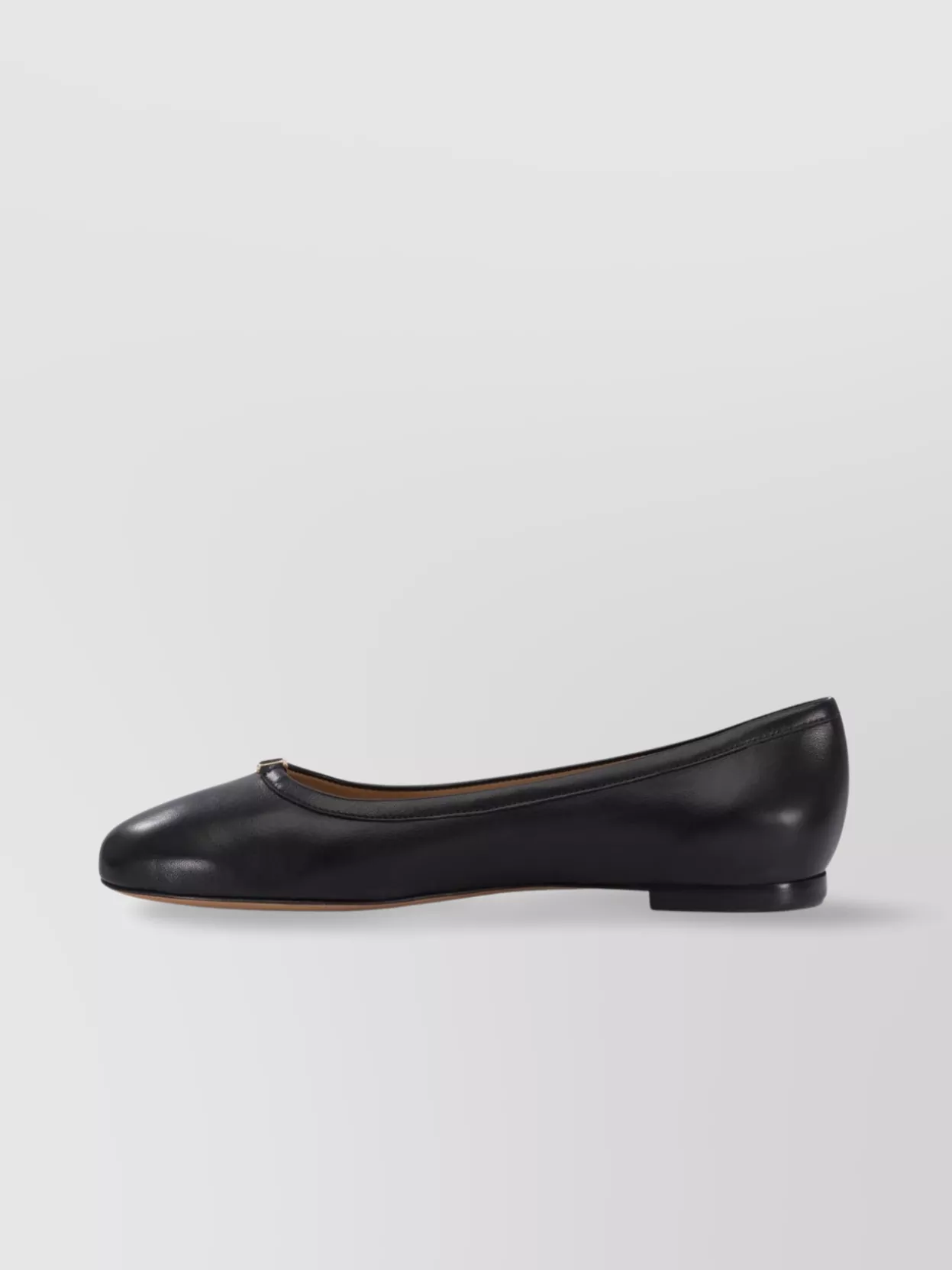 Chloé Round Toe Leather Ballerina Shoes