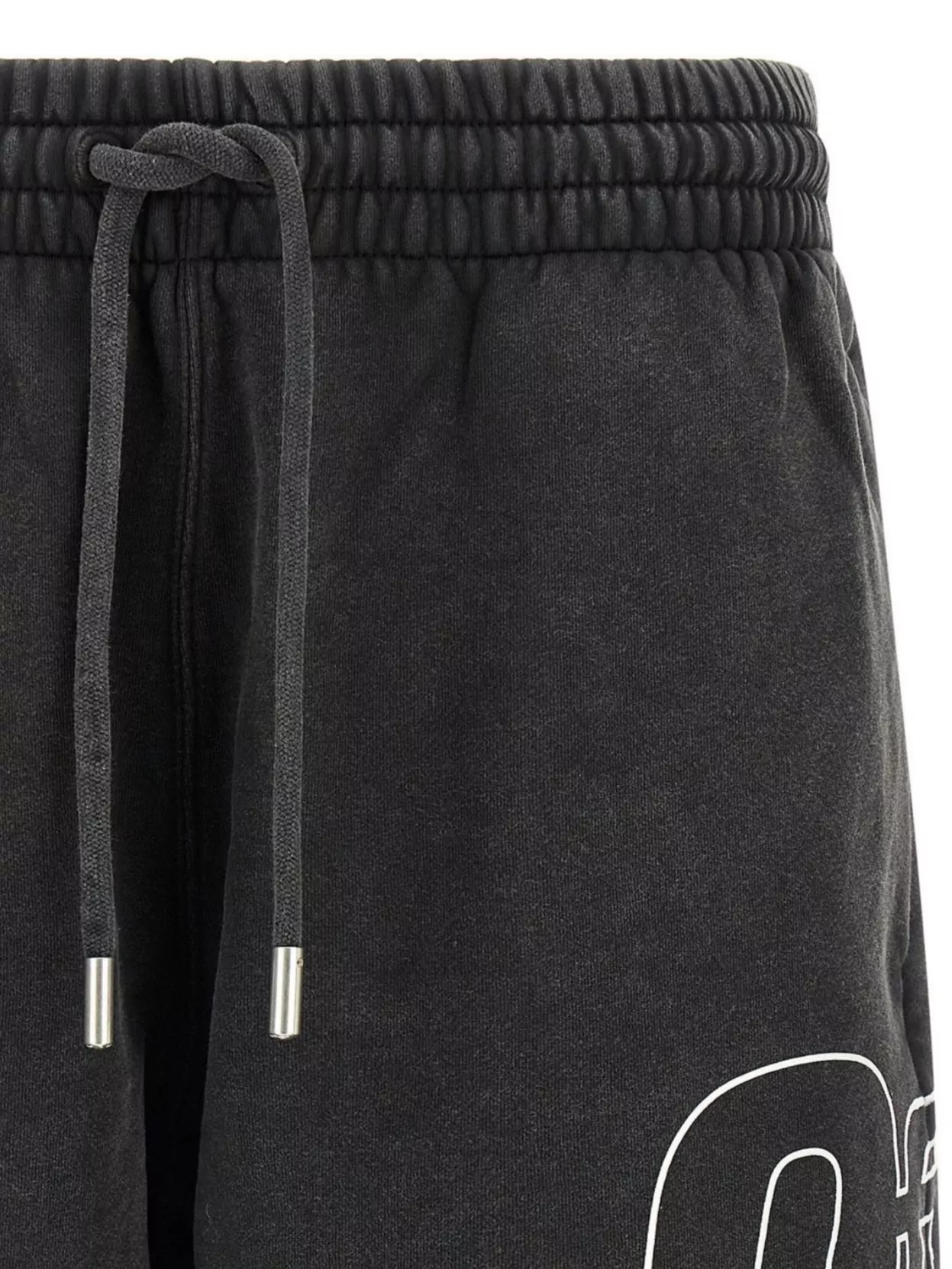 Off-White Arrow Graphic Print Bermuda Shorts