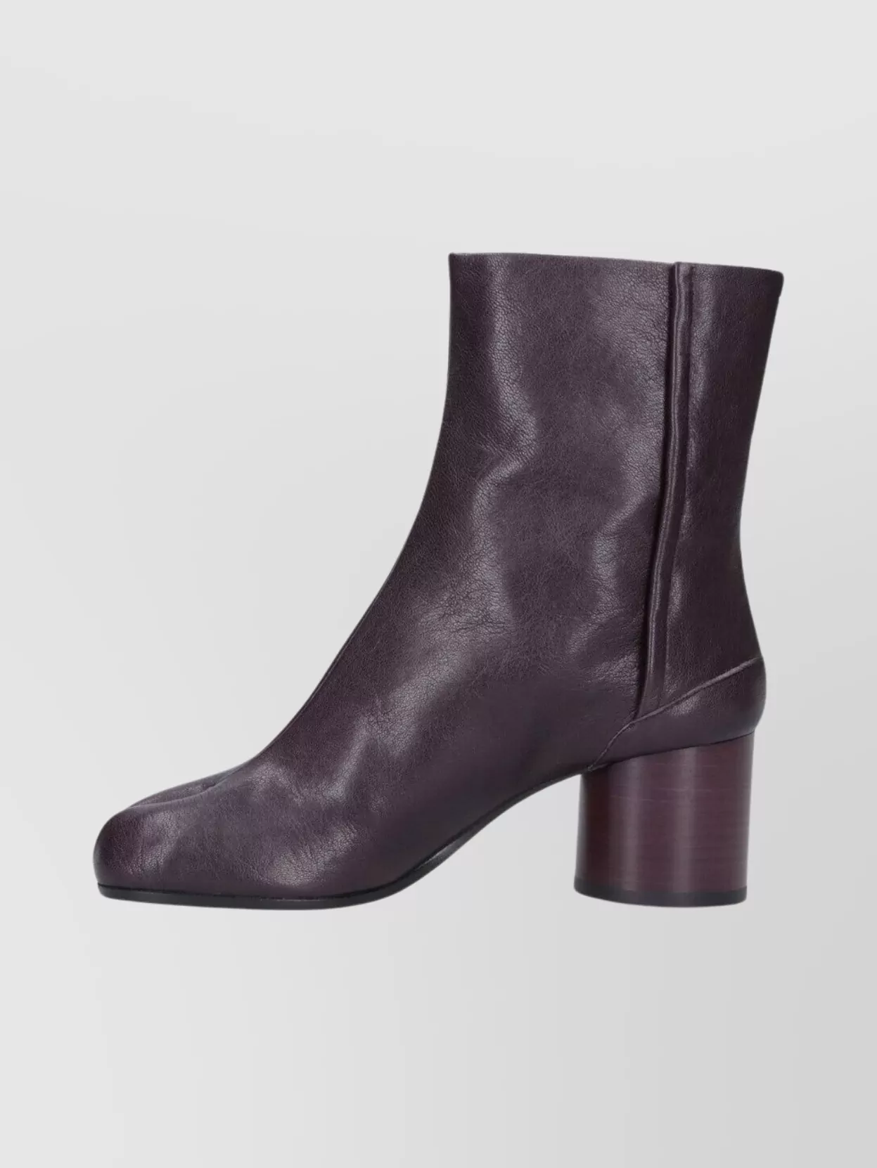 Maison Margiela Stylish Leather Ankle Boots With Chunky Heel