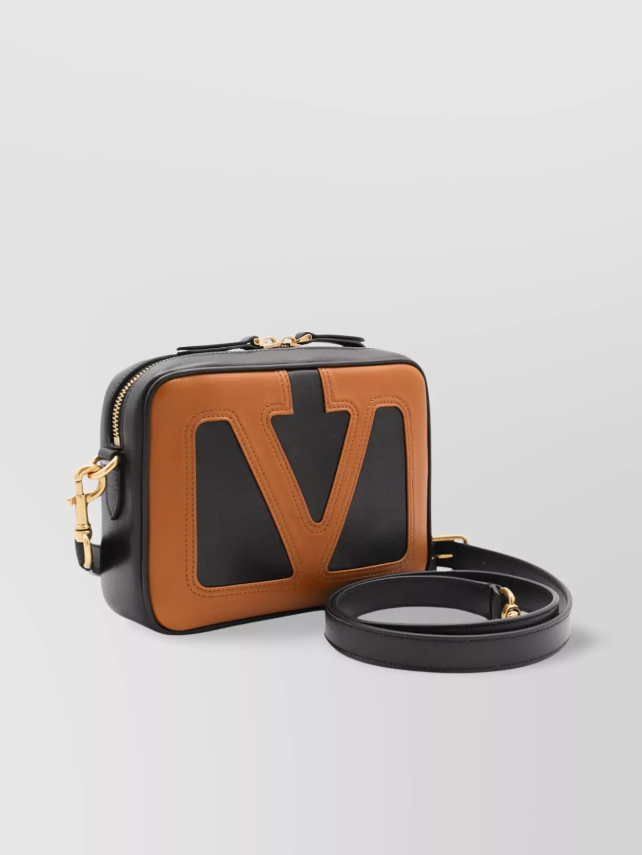 Valentino Garavani Chain Strap Shoulder Bag With Back Pocket