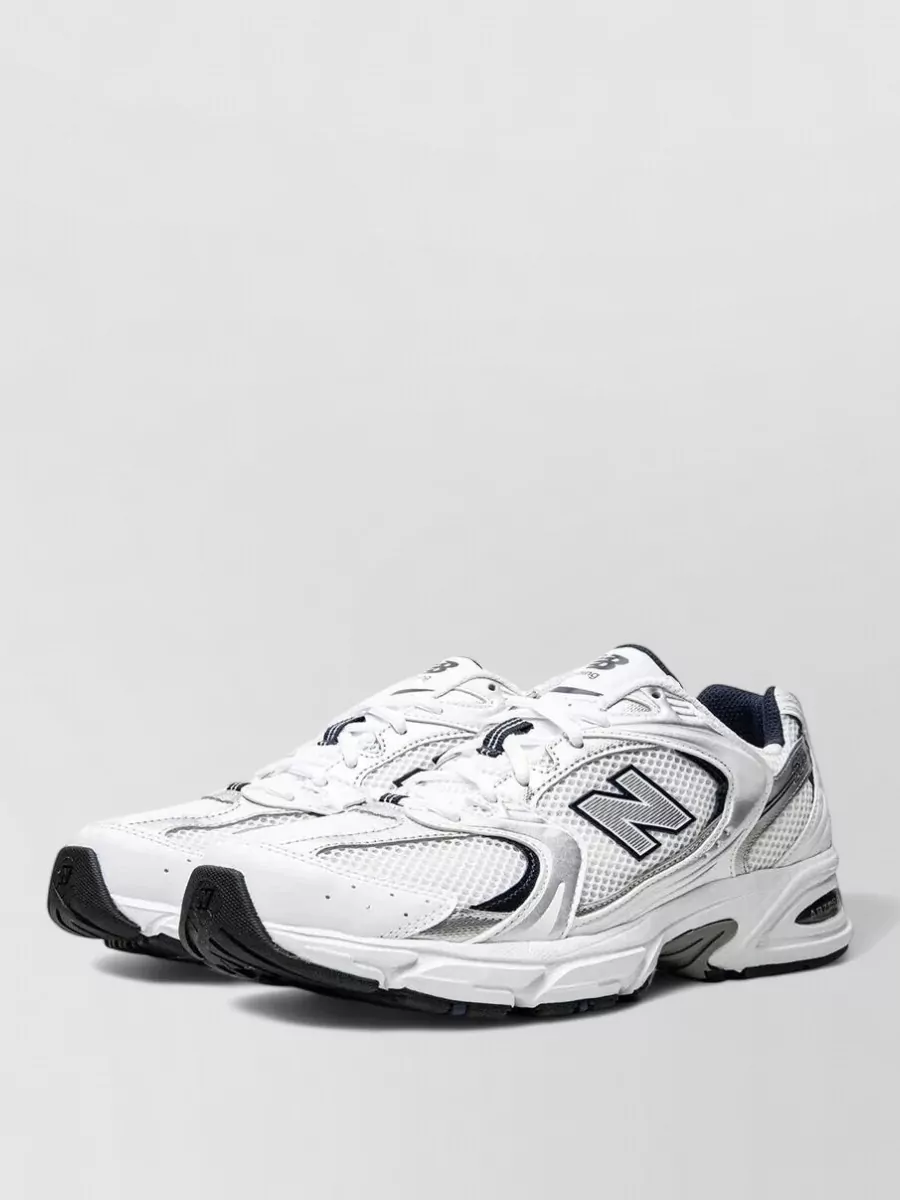 New Balance low-top sneakers