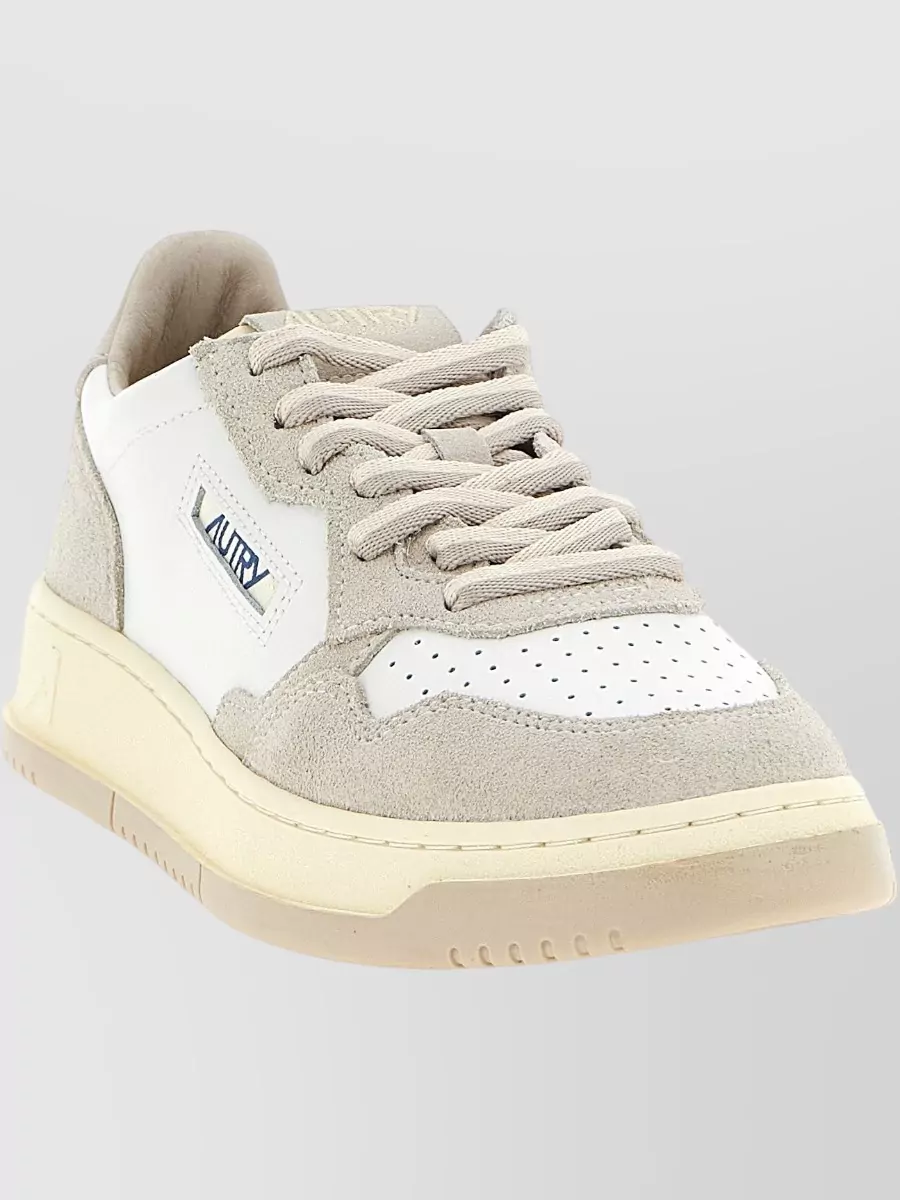 Autry Leather Medalist Low Sneakers