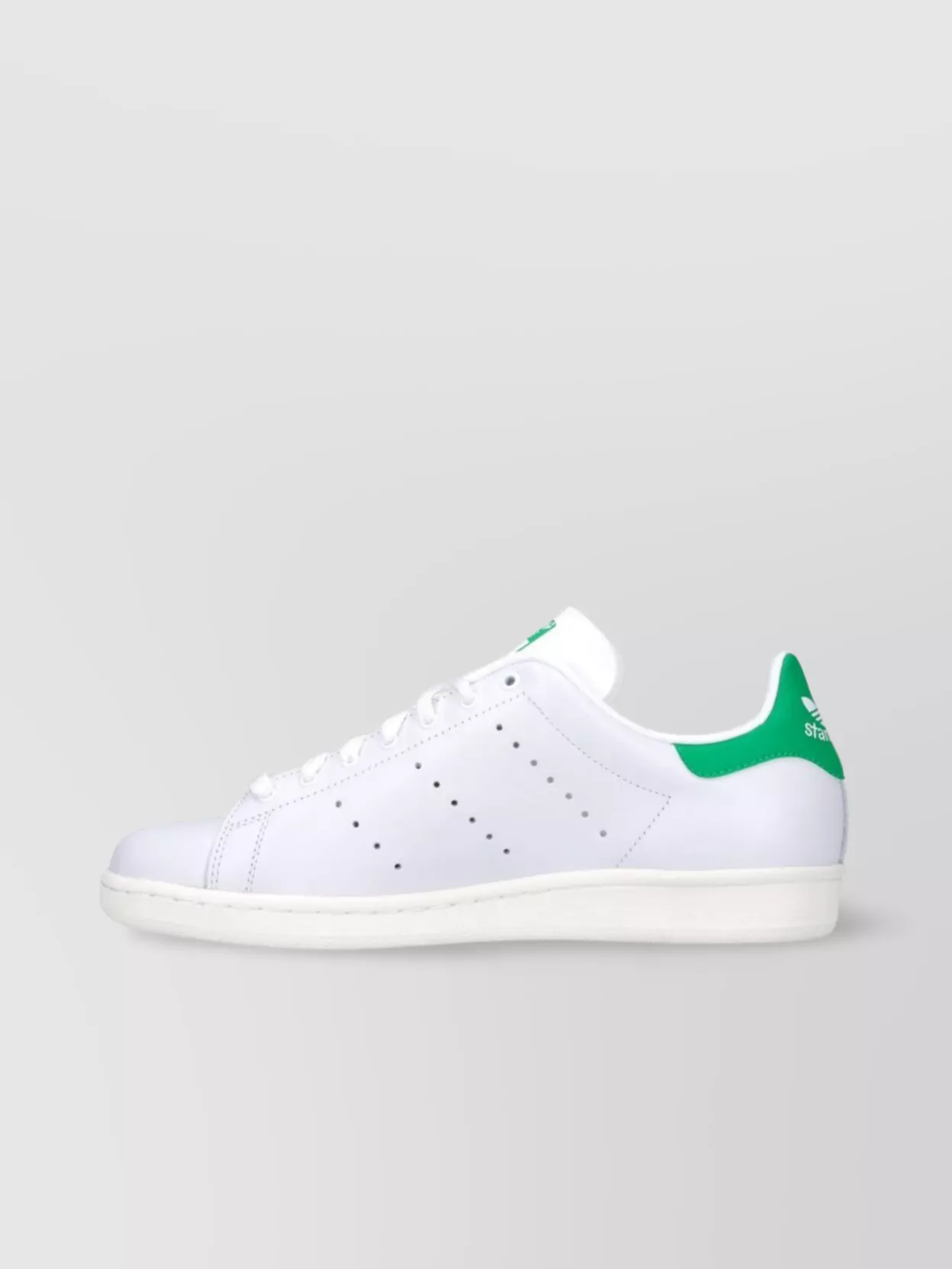 Adidas Originals Low Top Sneakers With Contrast Heel Tab In White