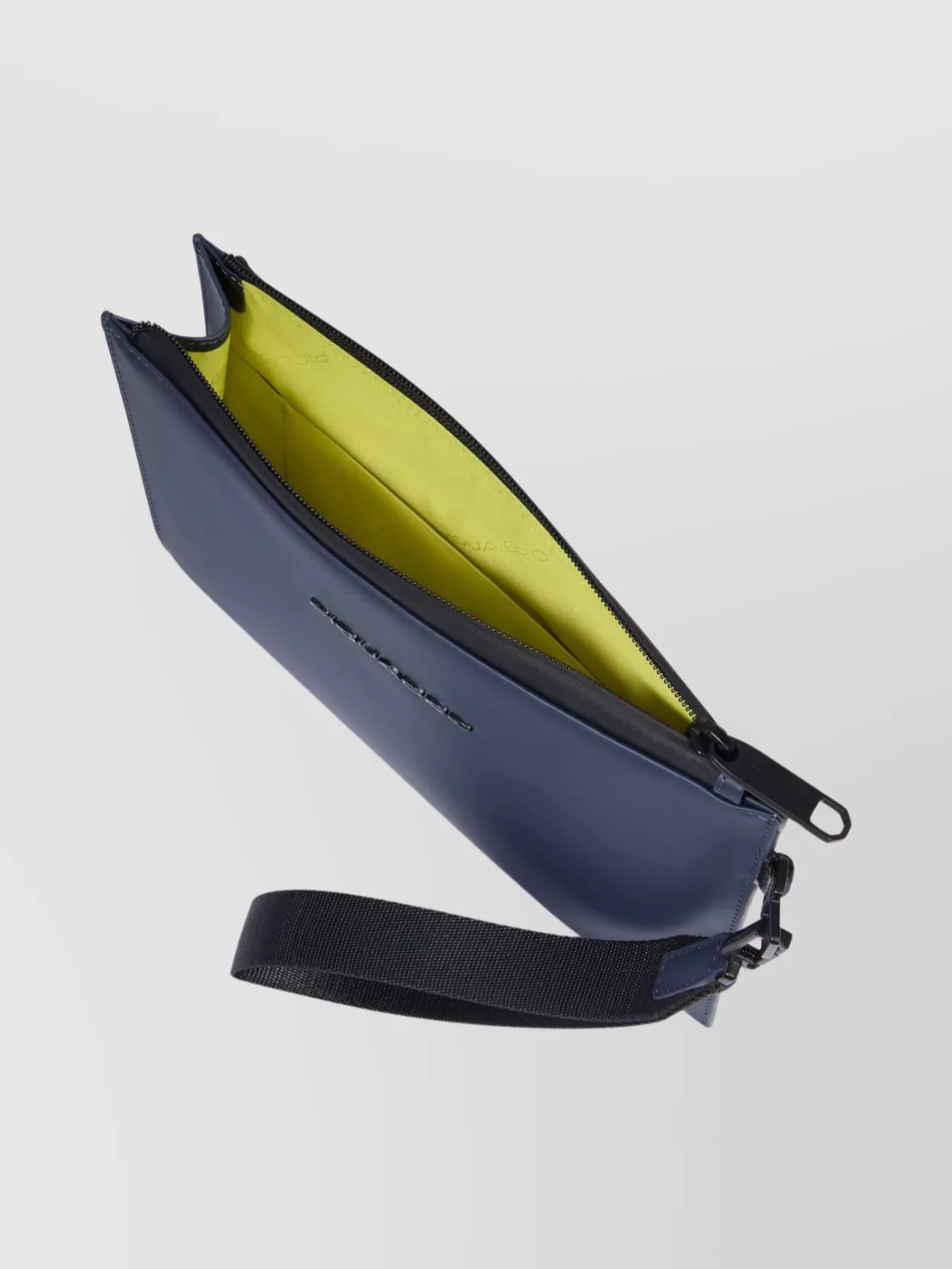 Piquadro Versatile Clutch Bag For Daily Use