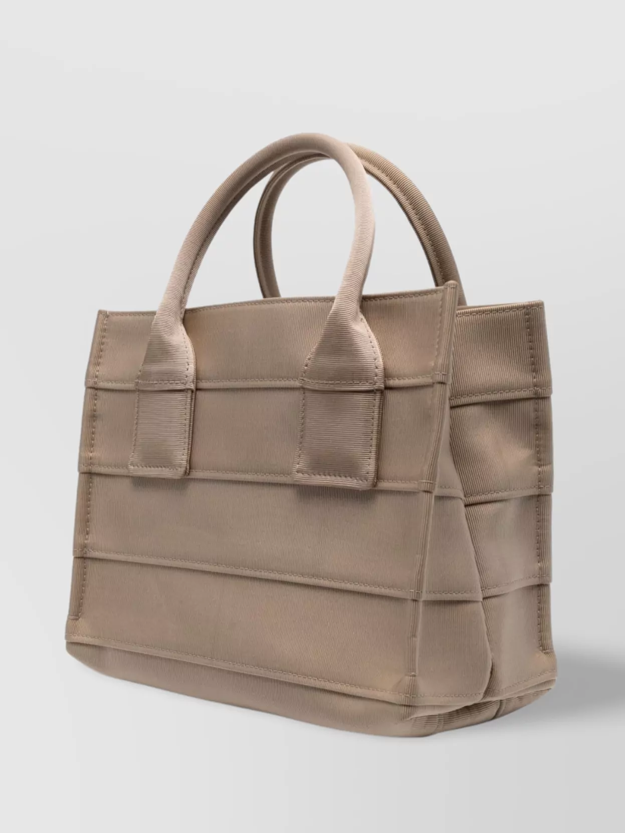 Ferragamo Beach Tote Top Handles In Neutrals