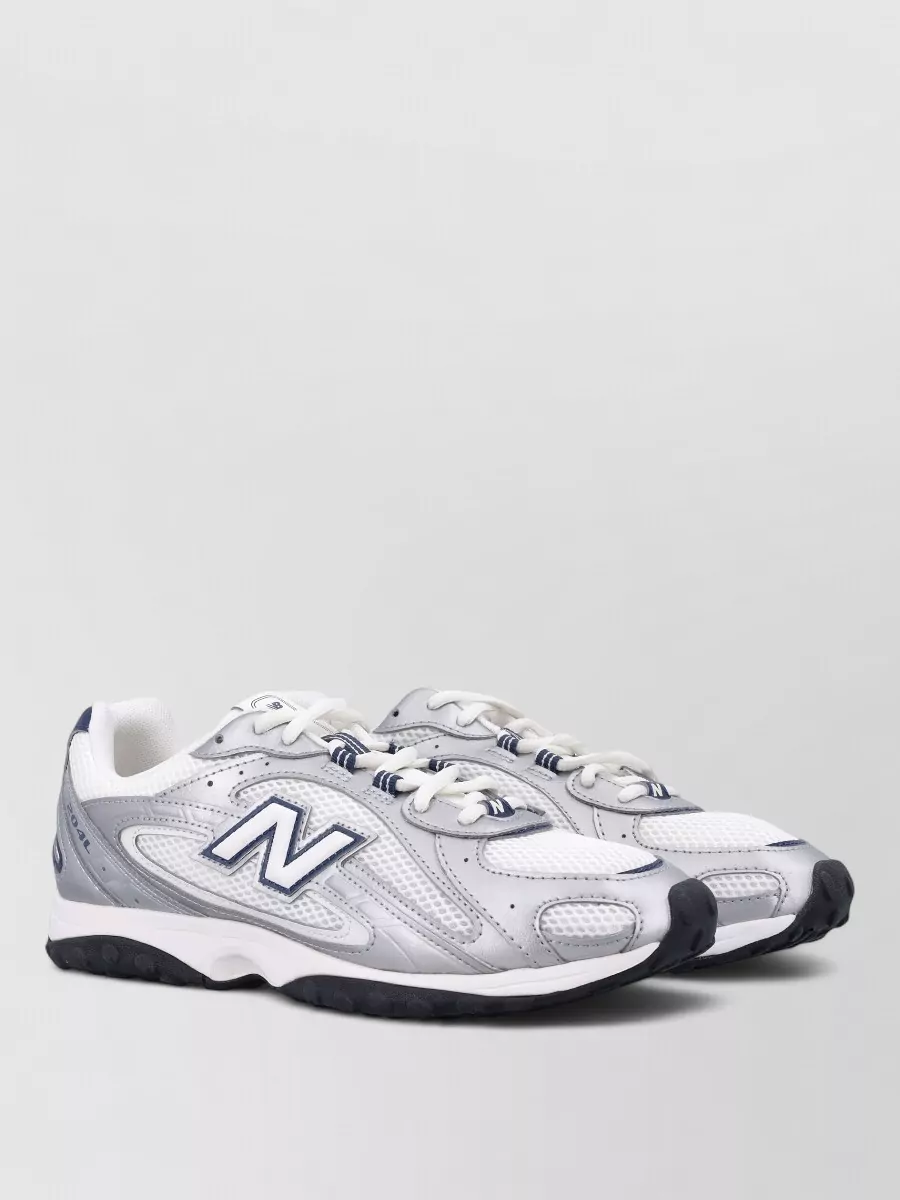 New Balance low-top sneakers