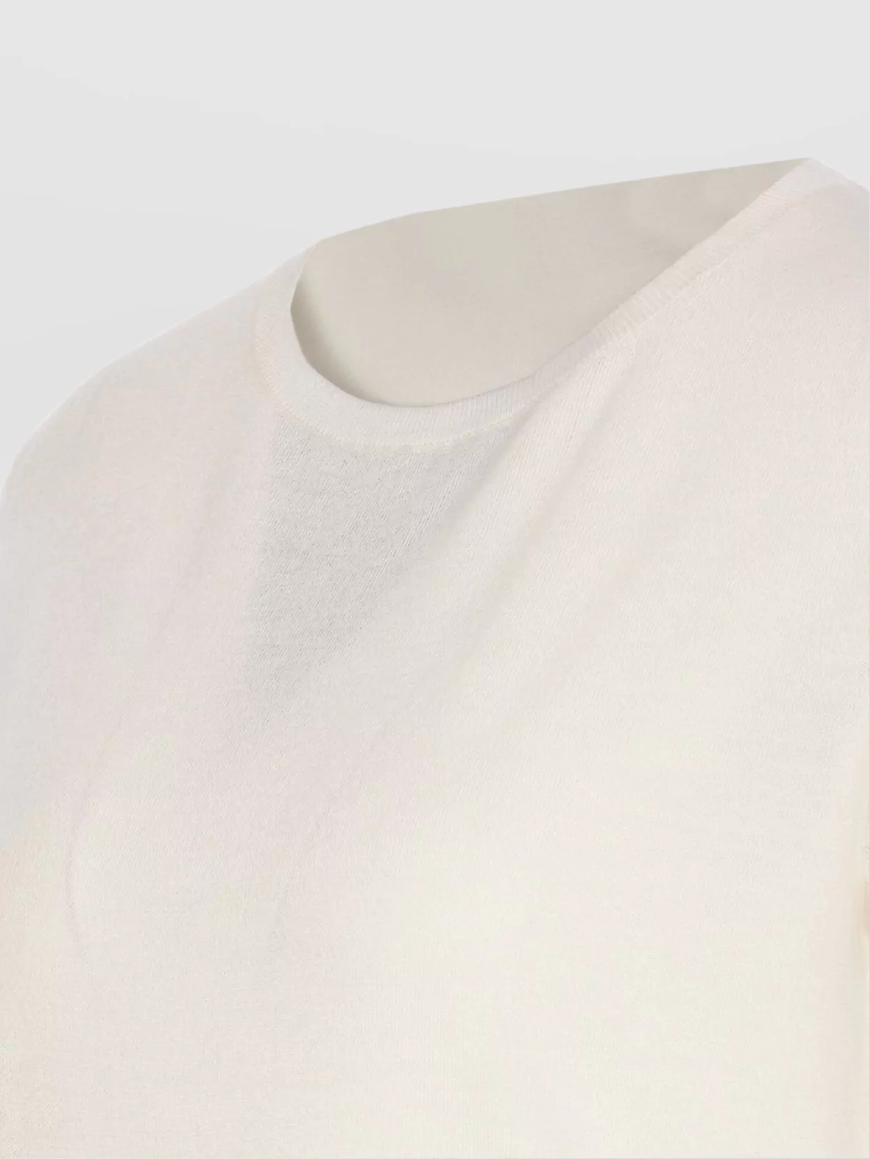 LISA YANG CREWNECK PLAIN DESIGN ROUND NECK SHORT SLEEVES