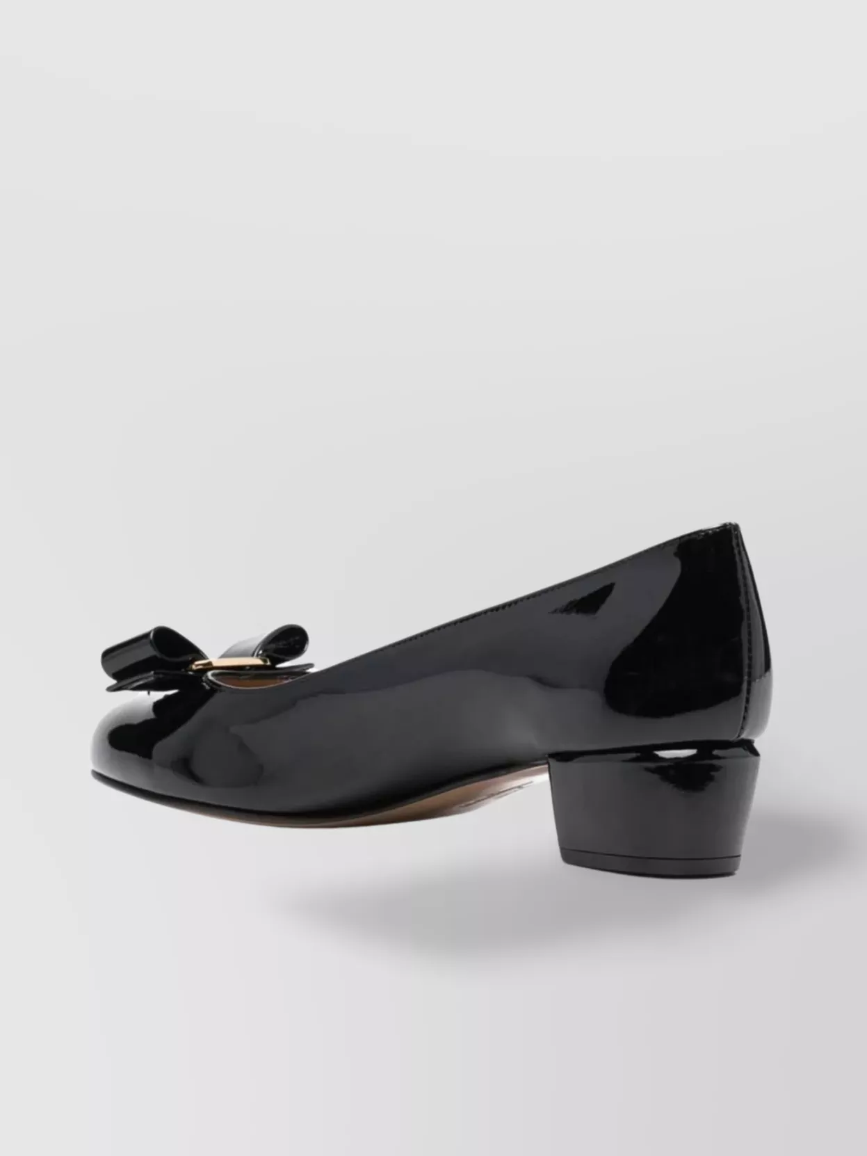 Ferragamo Vara 1 Wrapped Heel Pumps In Black