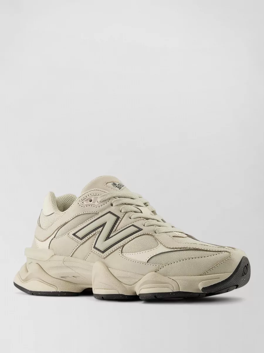 New Balance low-top sneakers