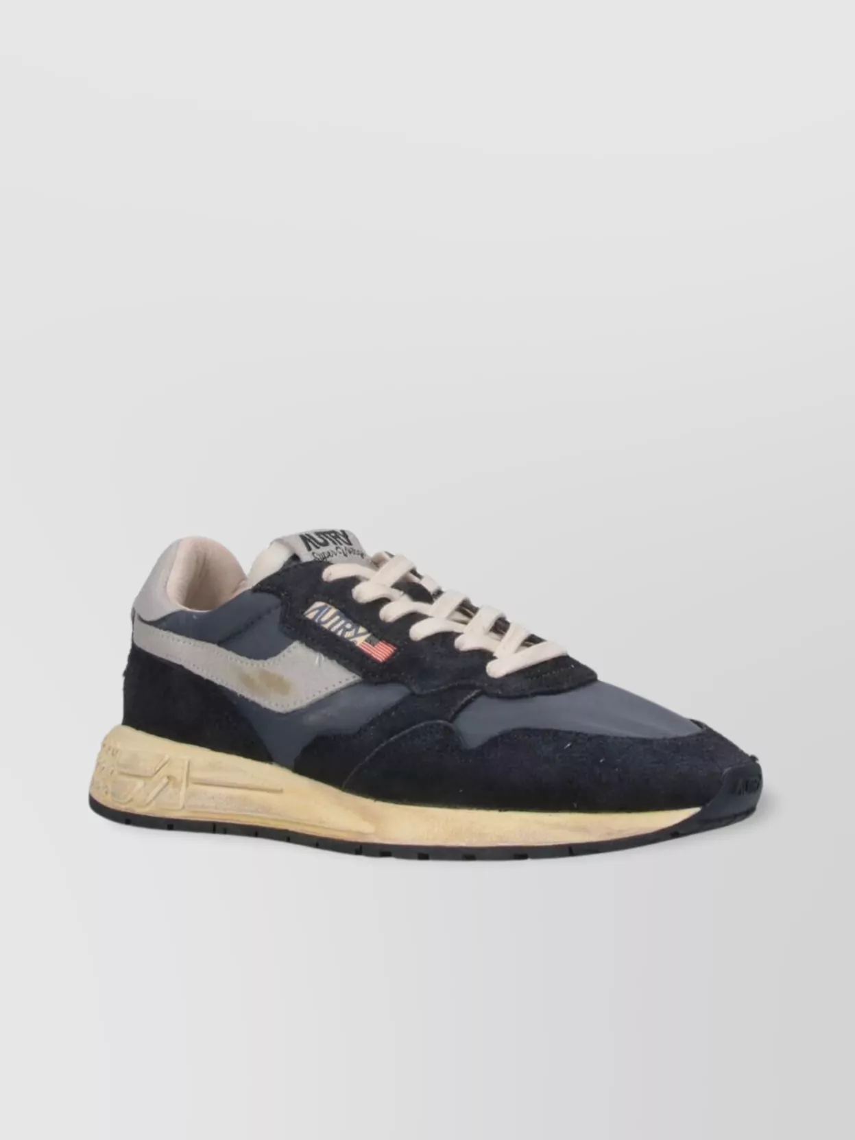 Autry Low Top Sneakers Contrast Sole