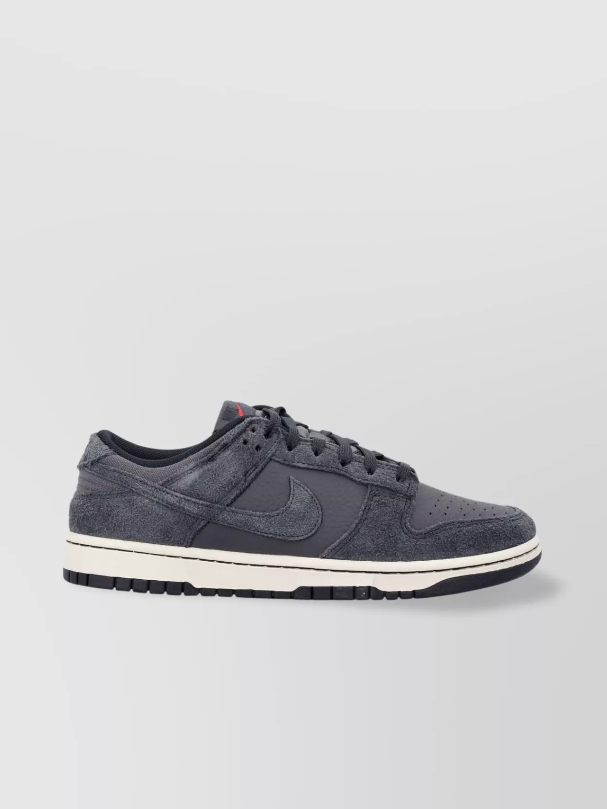 Nike Low Retro Prm Sneakers