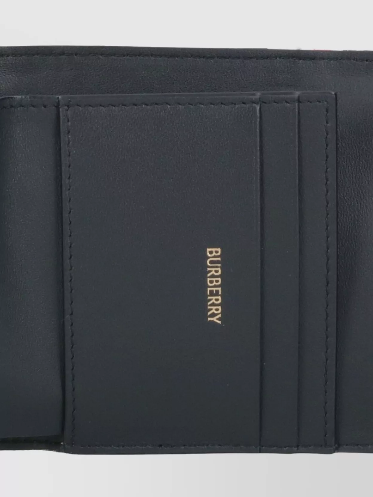 Burberry Foldable Wallets With Compact Design And Cardholders