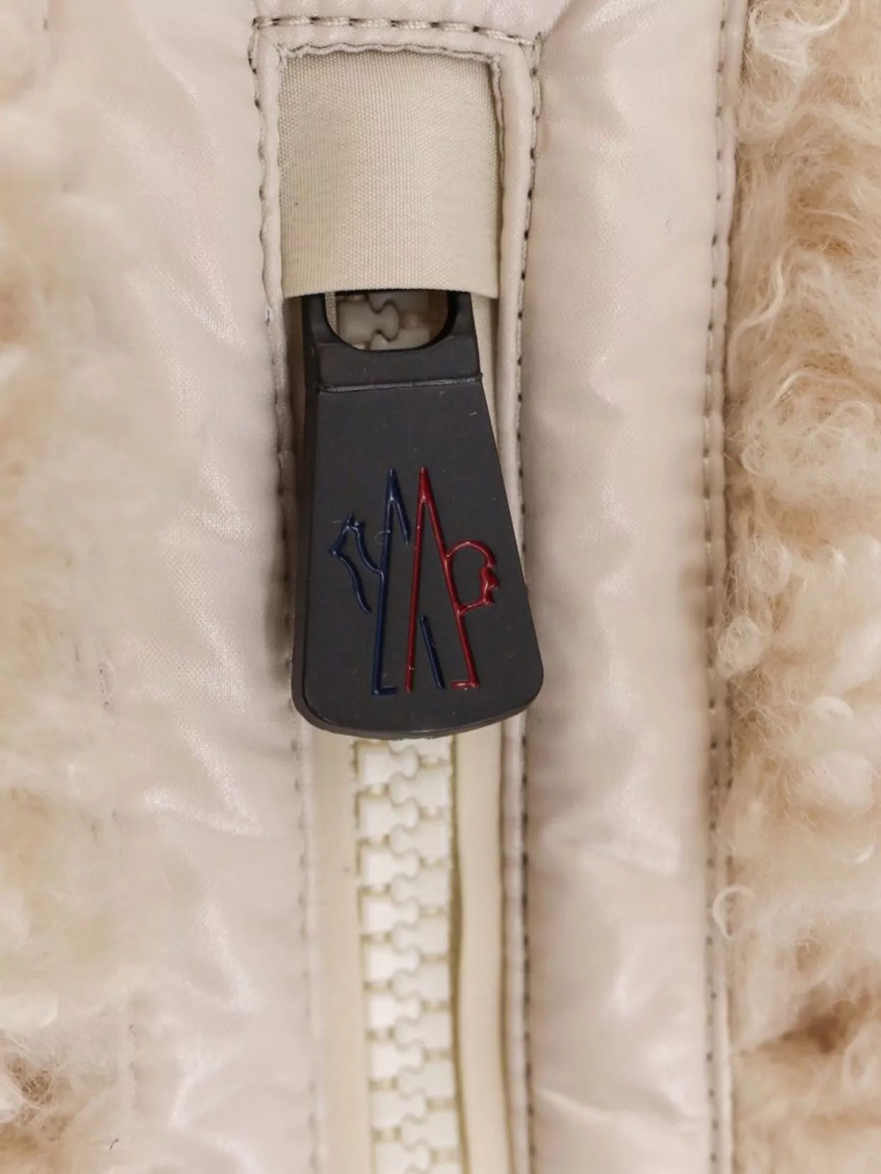 Moncler Grenoble Sleeveless Padded Jacket Hooded Design