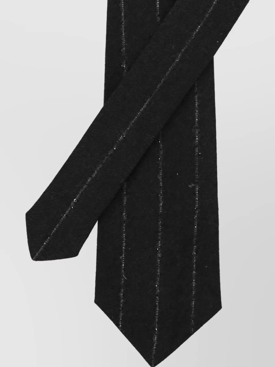 D.exterior Striped Tie