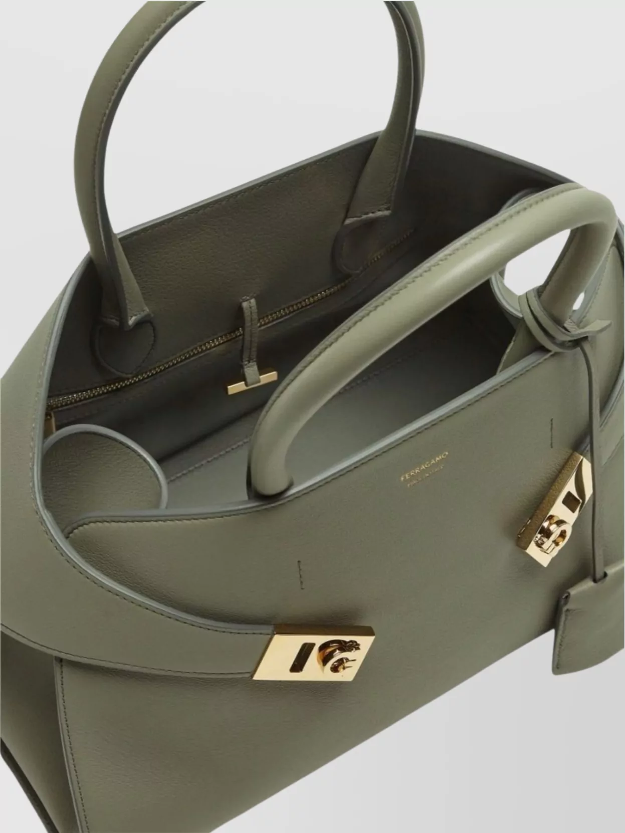 Ferragamo Embrace Petite Sac Fourre-Tout En Cuir