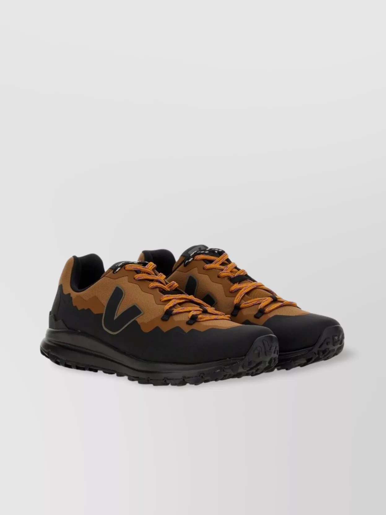 Veja "Fitz Roy" Trek-Shell Sneaker