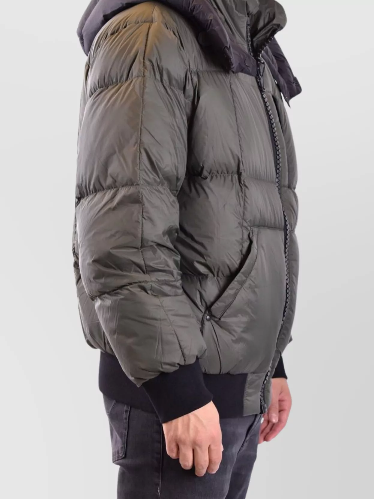 Moose Knuckles Puffer Hooded Jacket Side Pockets Ribbed Cuffs