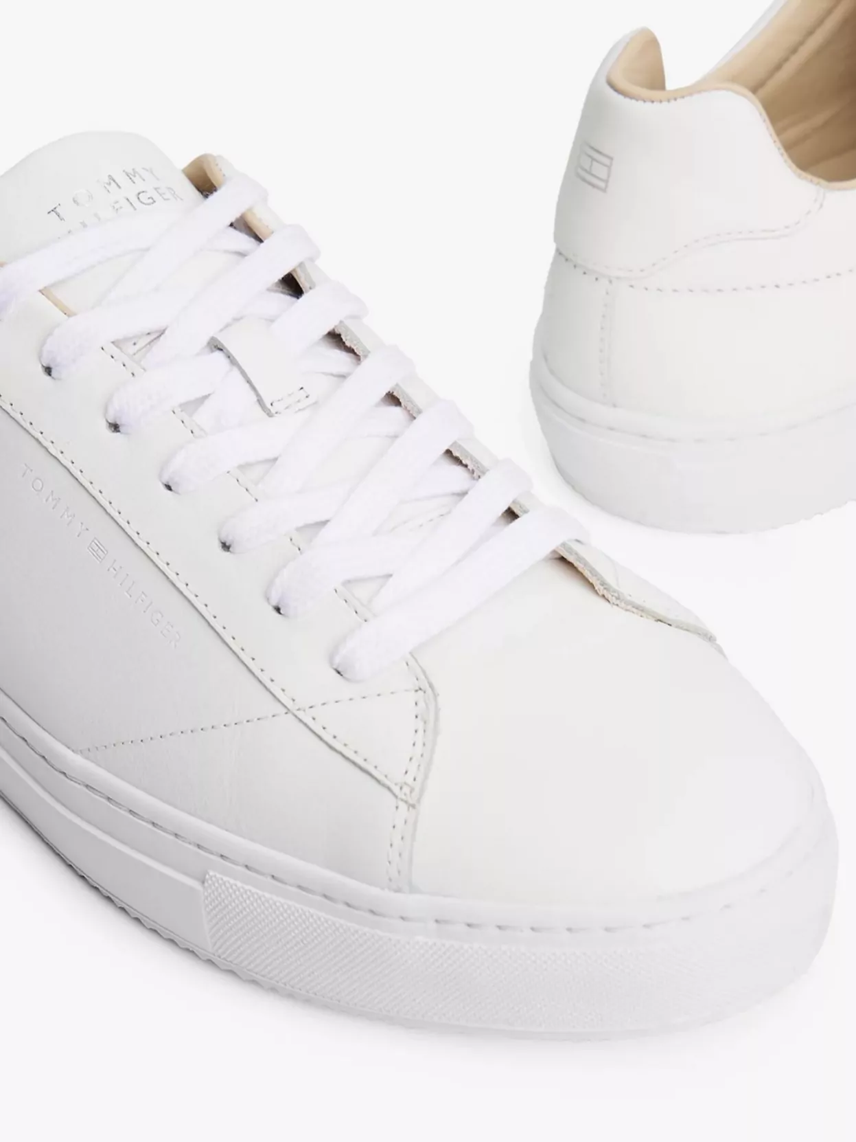 Tommy Hilfiger Leather Low-Top Sneakers With Round Toe