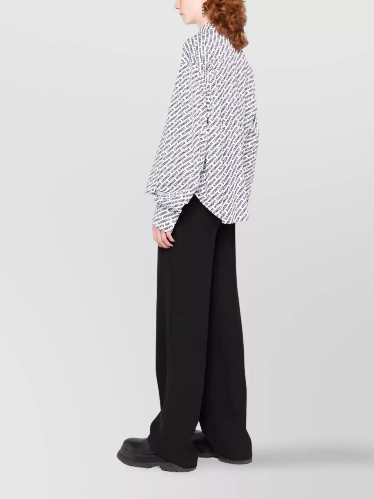 Vetements Long Sleeve Printed Crop Top