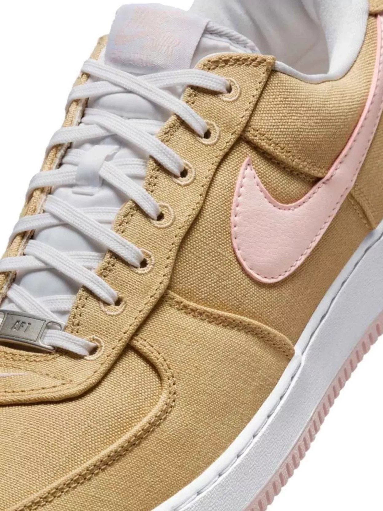 Nike Low-Top Rubber Sole Sneakers With Contrast Stitching