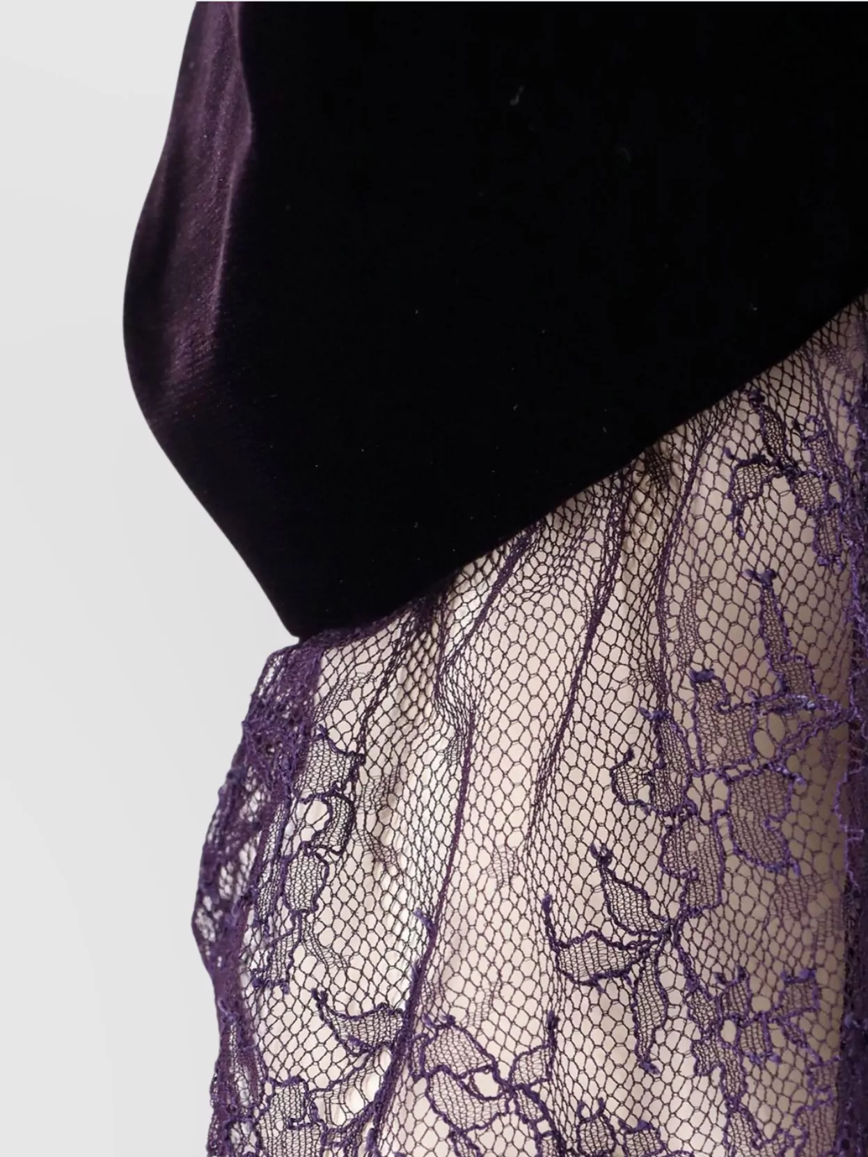 Alexander Mcqueen Velvet Midi Dress Featuring Puff Sleeves