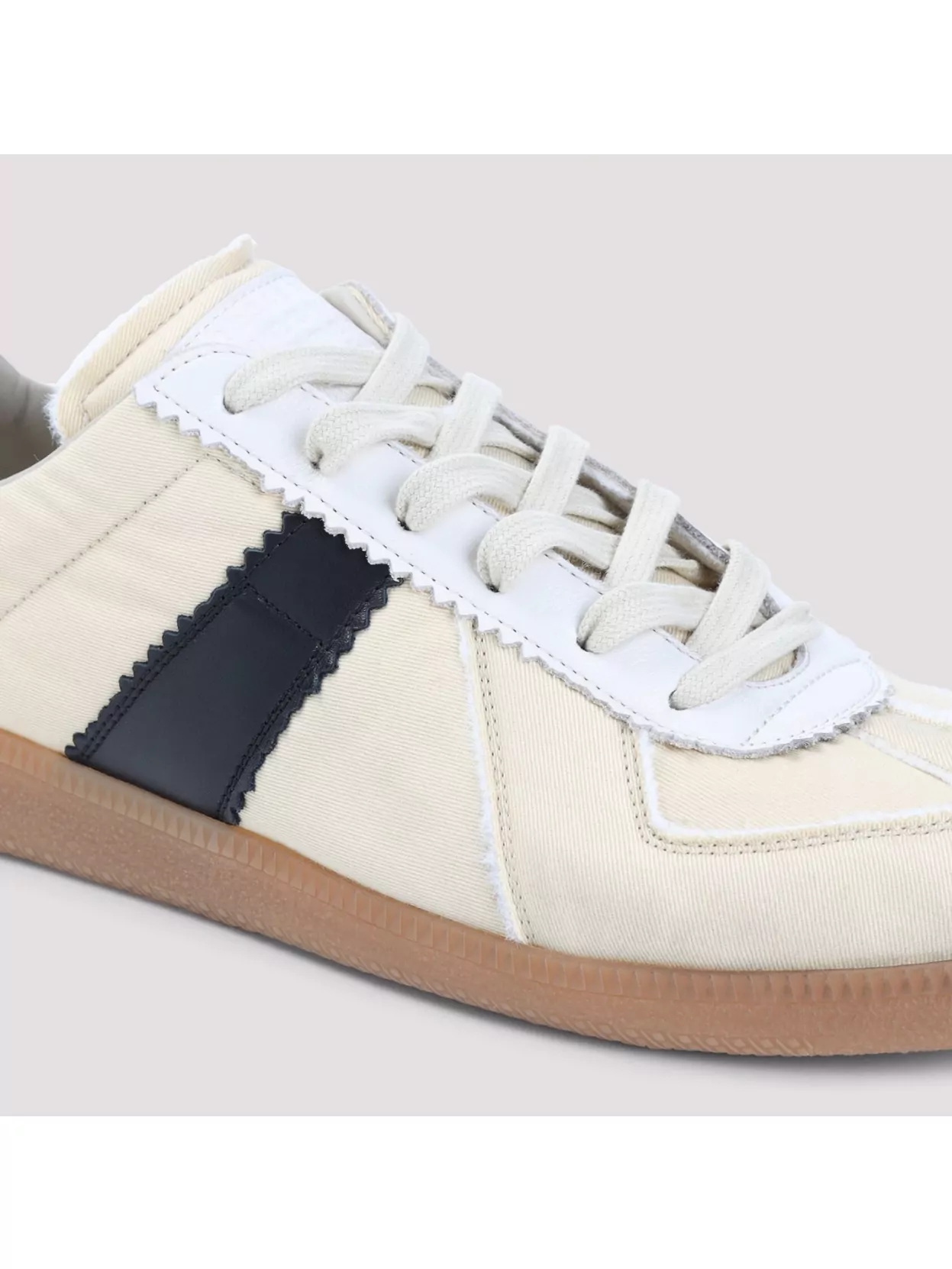 MAISON MARGIELA REPLICA LOW-TOP SNEAKERS CONTRAST DETAIL