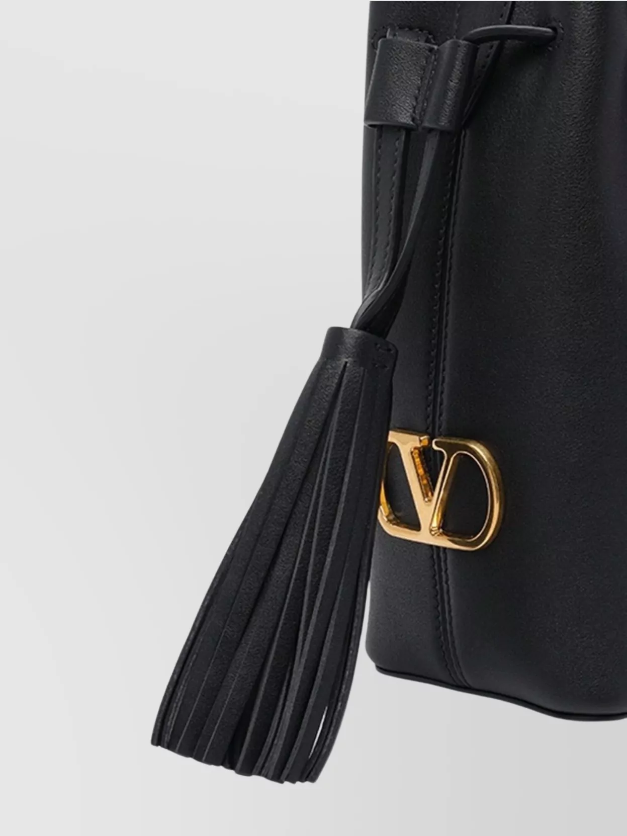 Valentino Garavani Adjustable Handle Shoulder Bag Tassel Detail