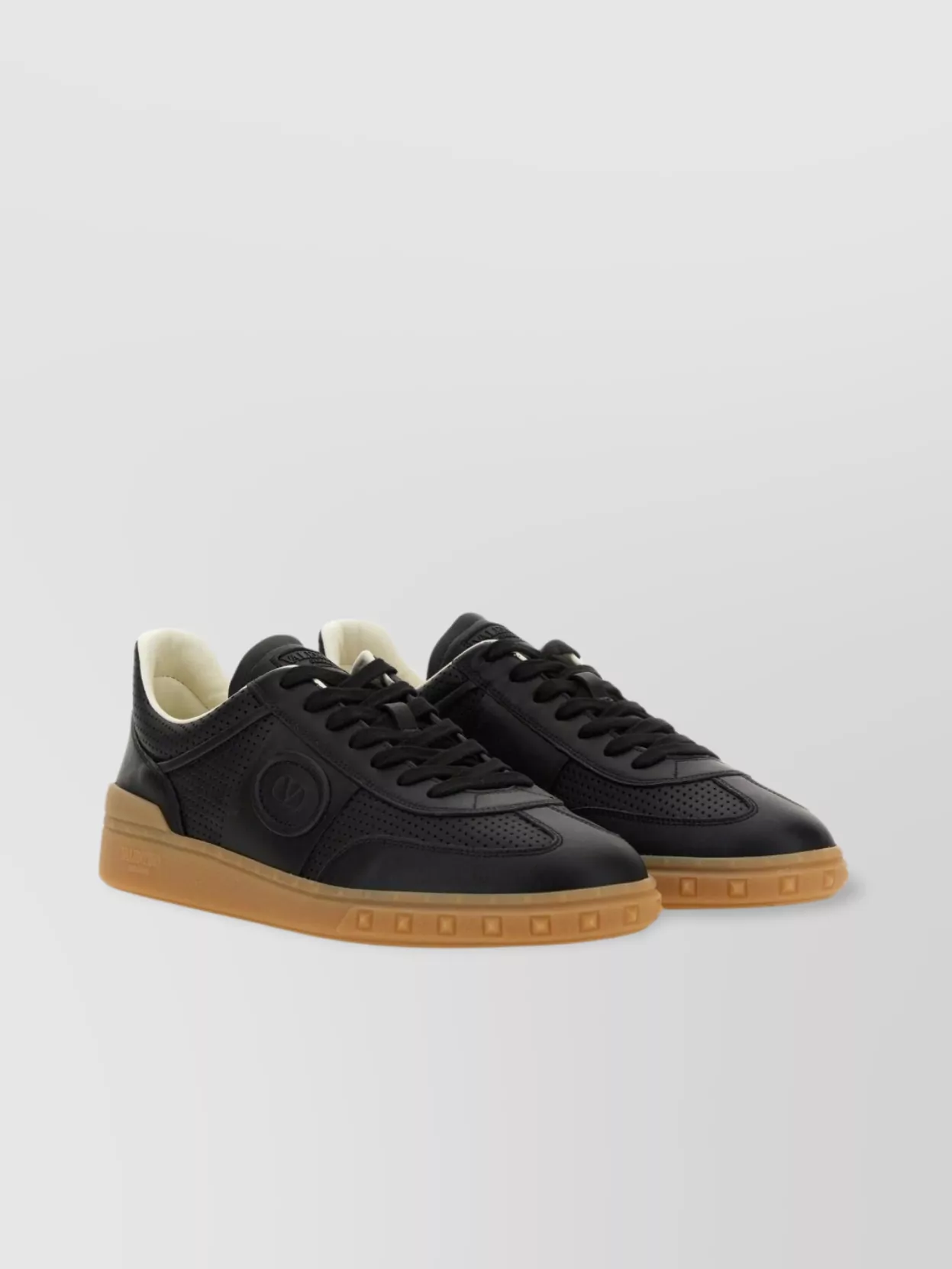 レザー★ 底鋲付き★スニーカー★ VALENTINO GARAVANI Valentino Garavani Noir Black Rockstud Untitled Sneakers