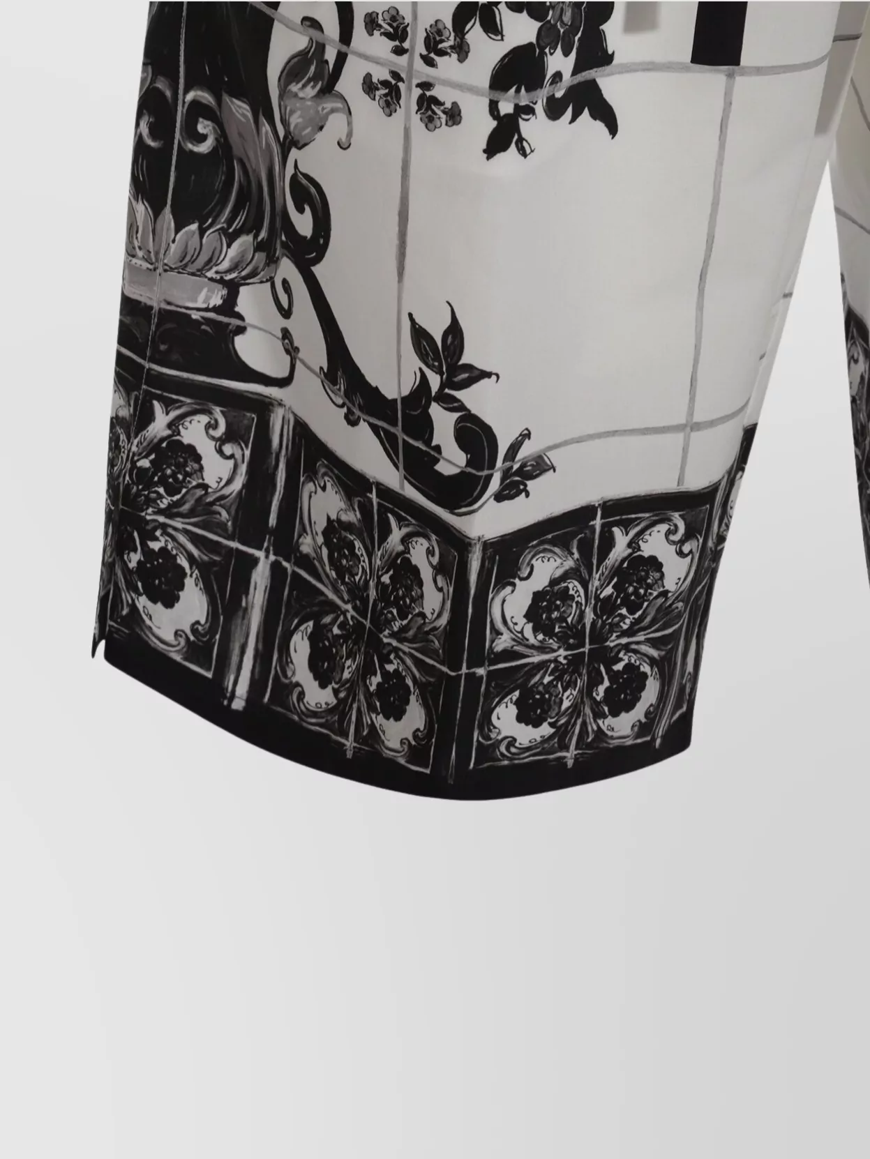 Dolce&Gabbana Monochrome Floral Elastic Waistband Knee Length Shorts