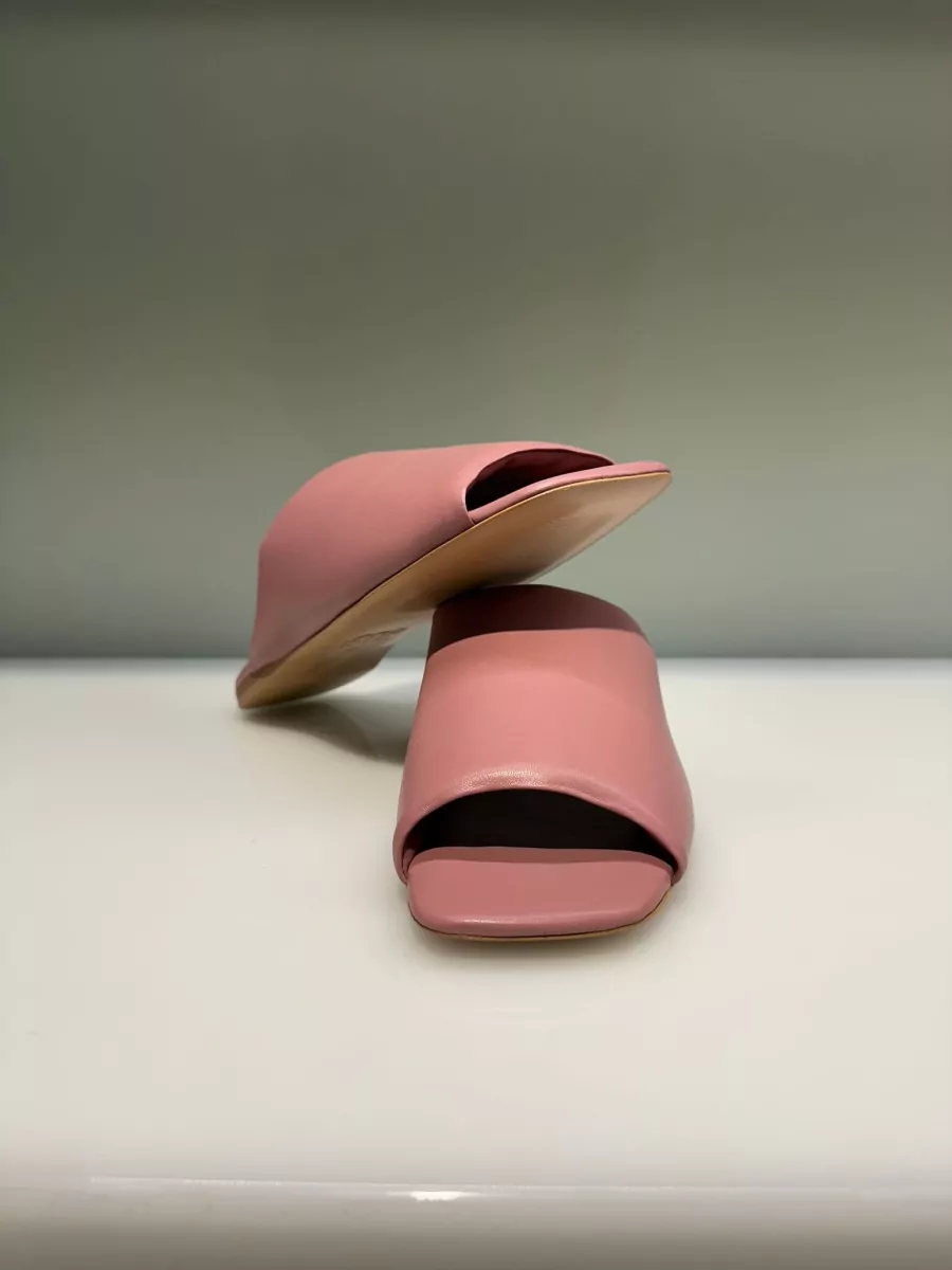 La Rose Leather Mules