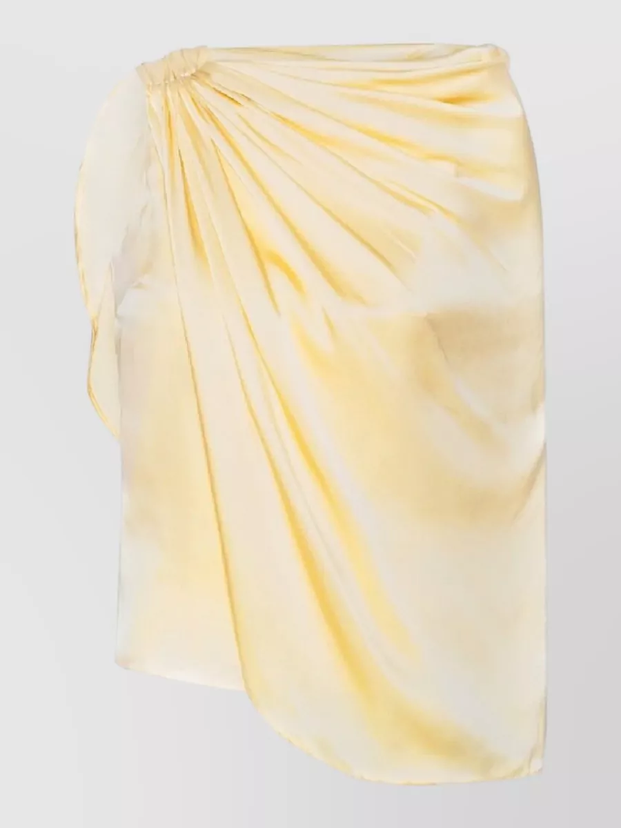 Rotate asymmetric skirt