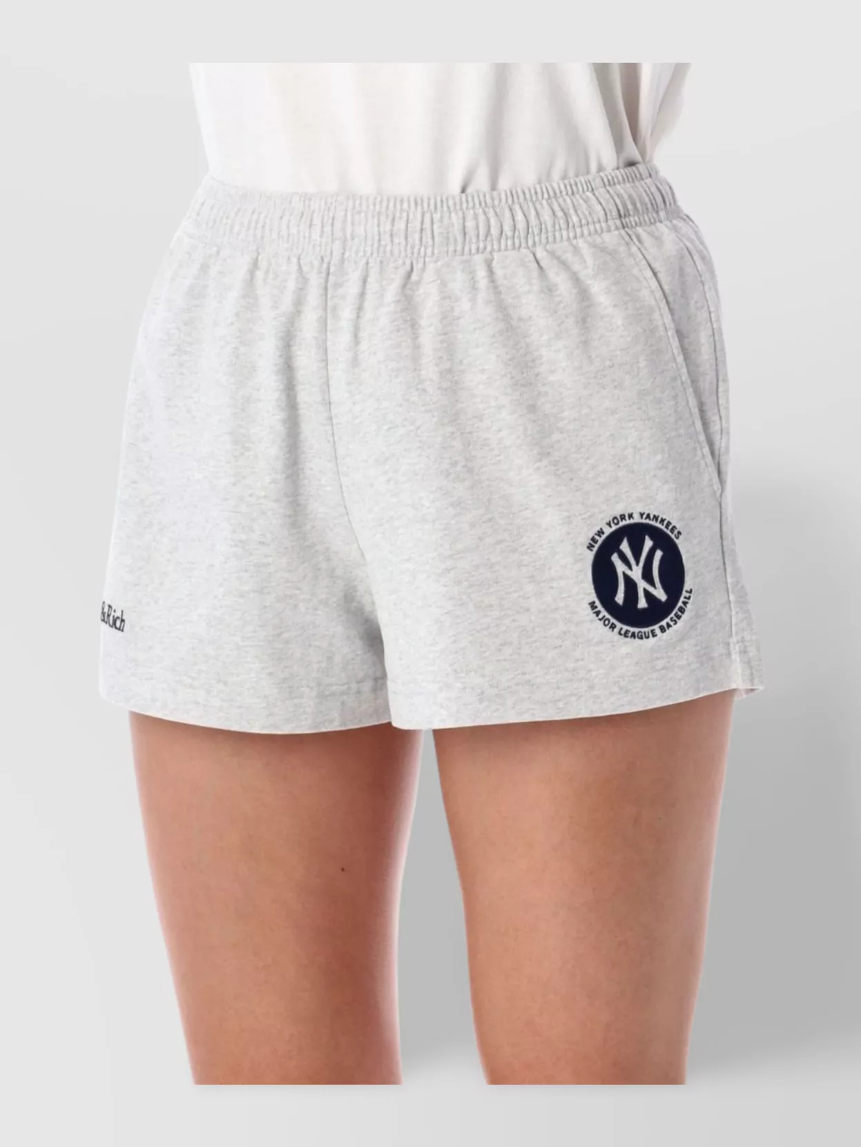 Sporty And Rich Comfortable Shorts With Side Pockets And Slits